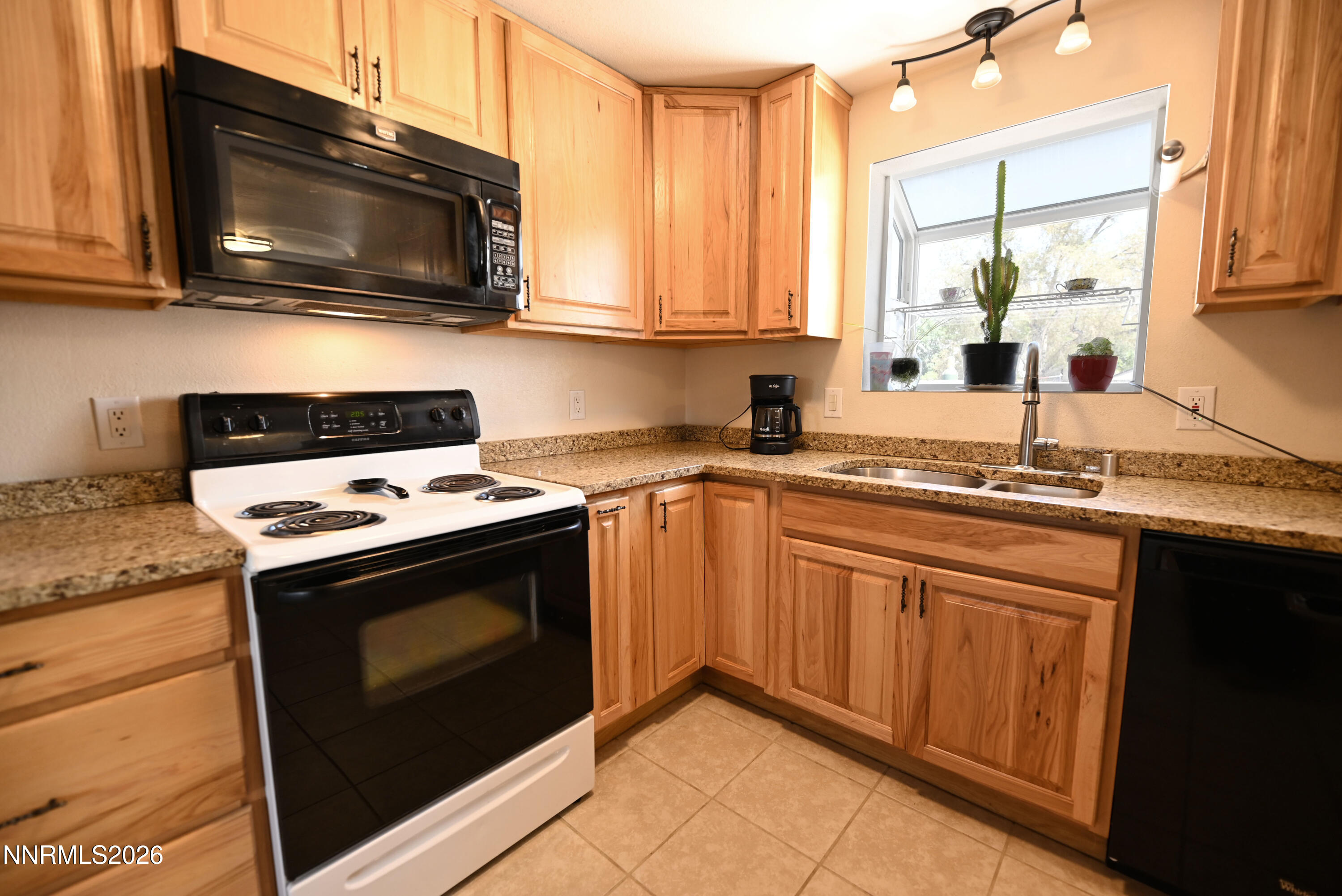 210 Willow Drive Property Photo 11