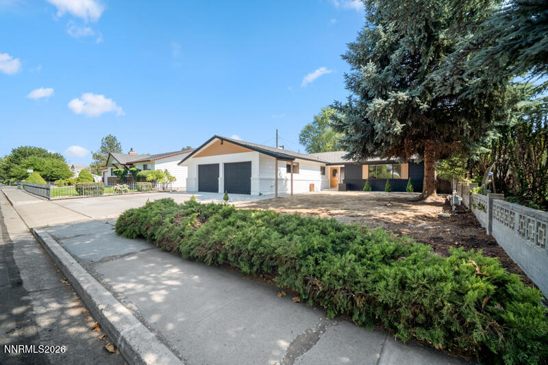155 York Way Property Photo 2