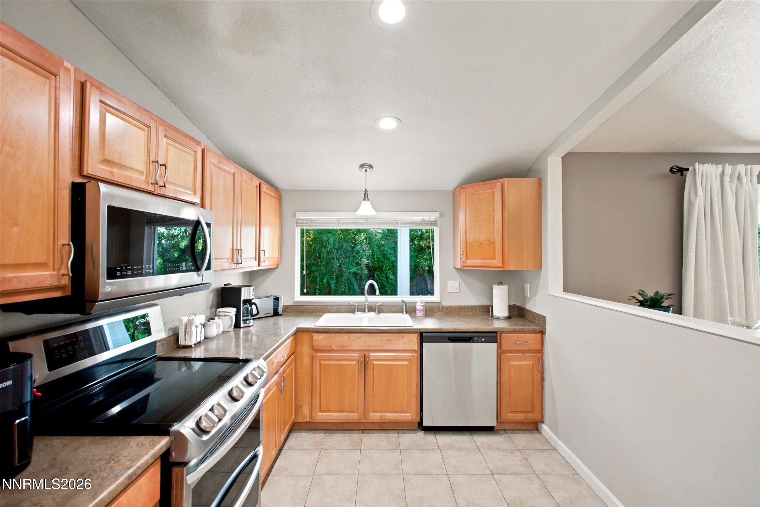 4400 Del Paso Drive Property Photo 8