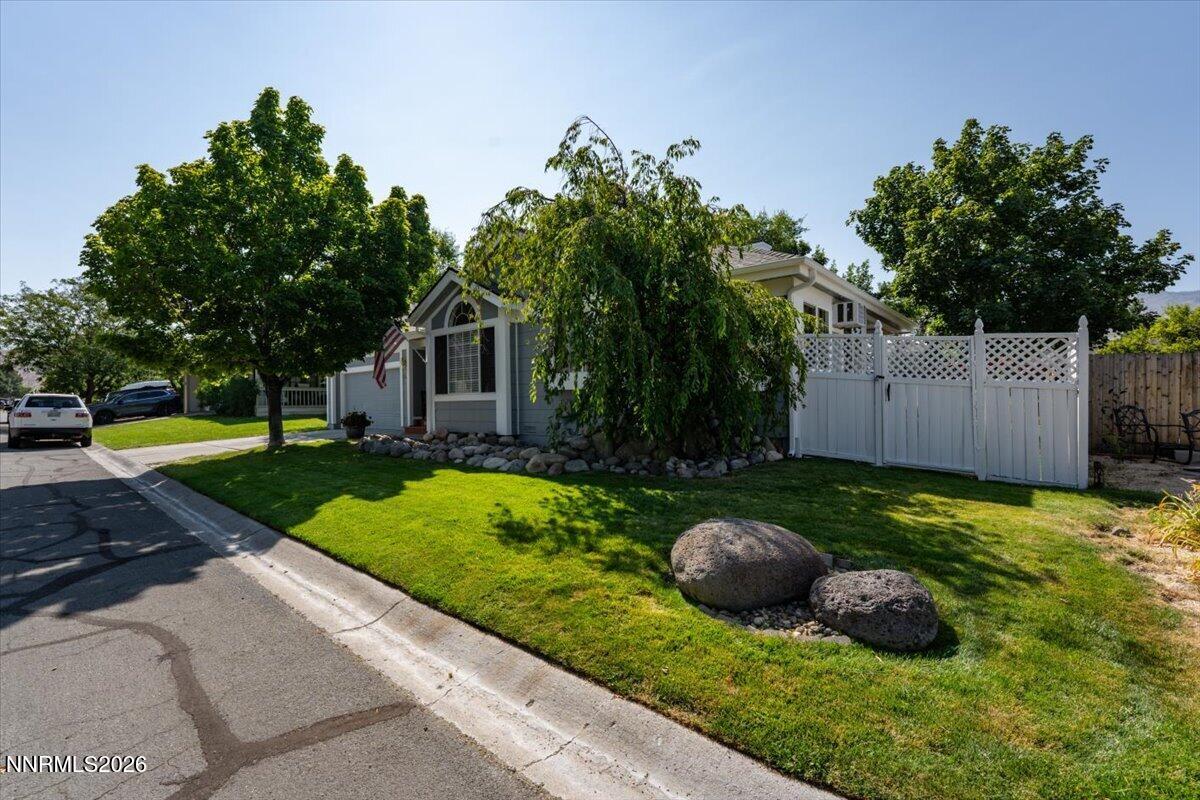 1960 Stoneridge Drive Property Photo 3