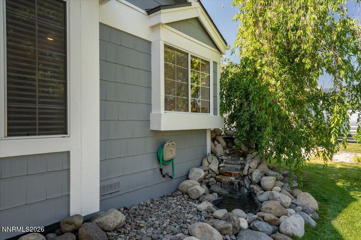 1960 Stoneridge Drive Property Photo 8