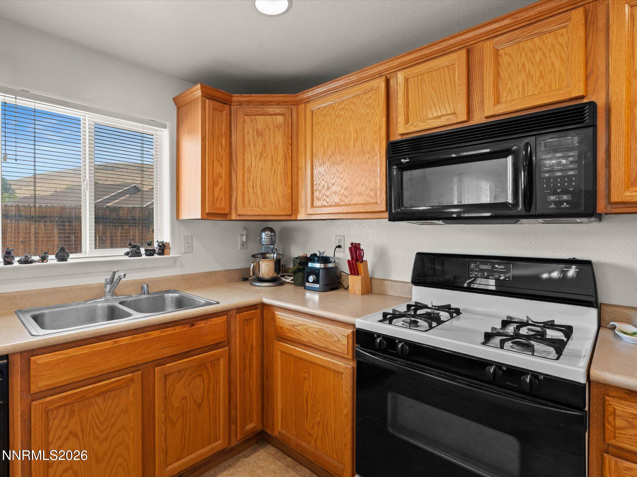 244 Walker Street Property Photo 11