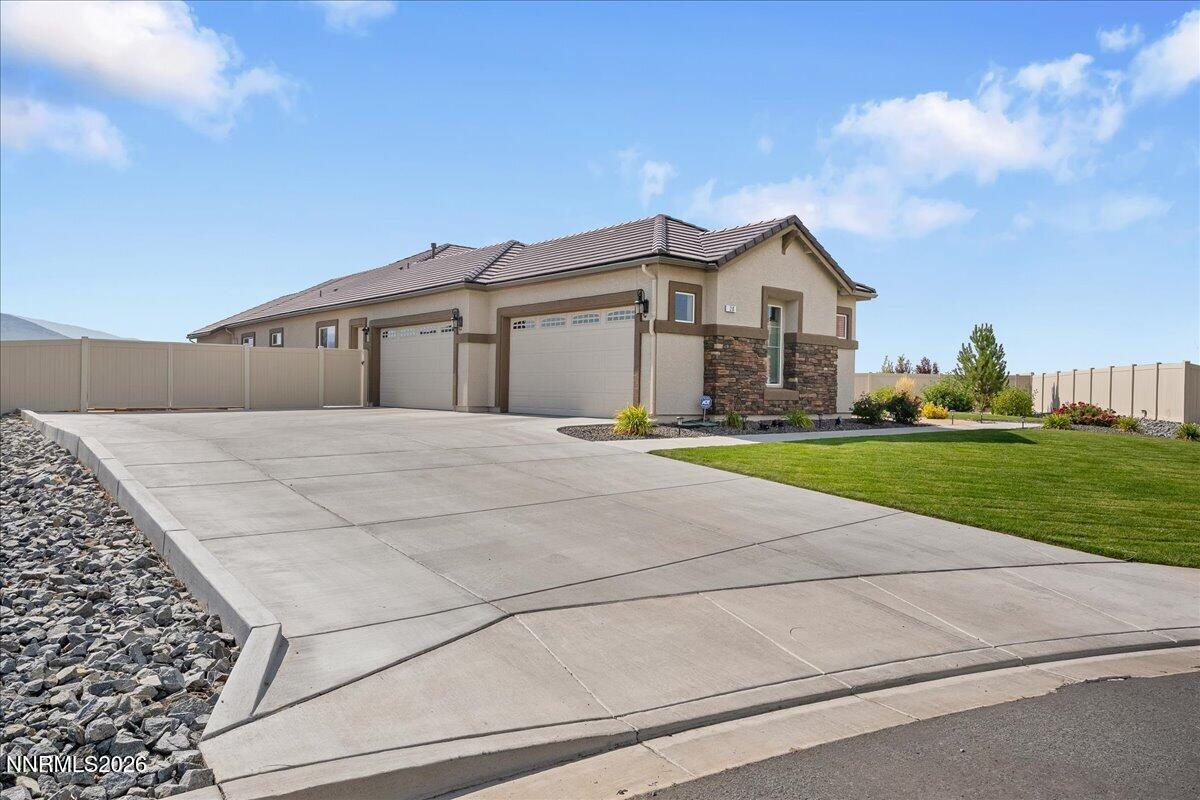 20 Diamond Stream Court Property Photo 5