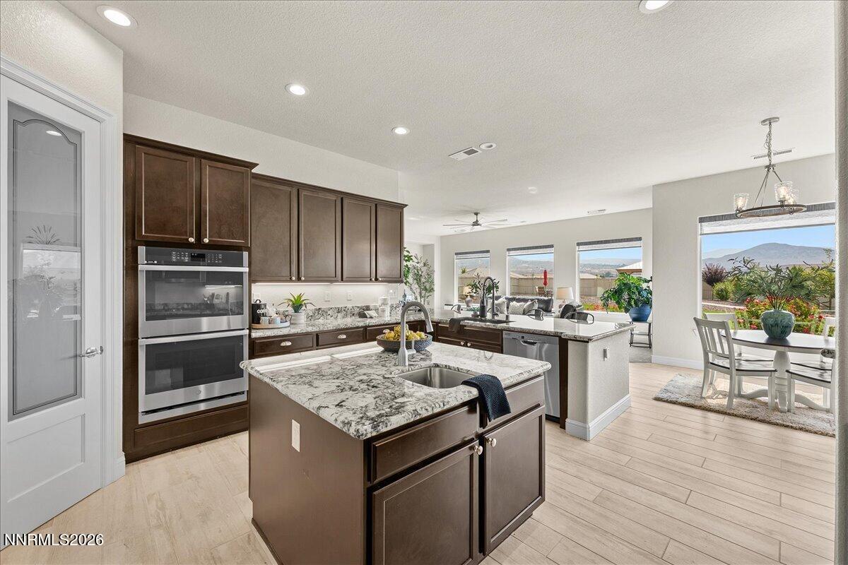 20 Diamond Stream Court Property Photo 13