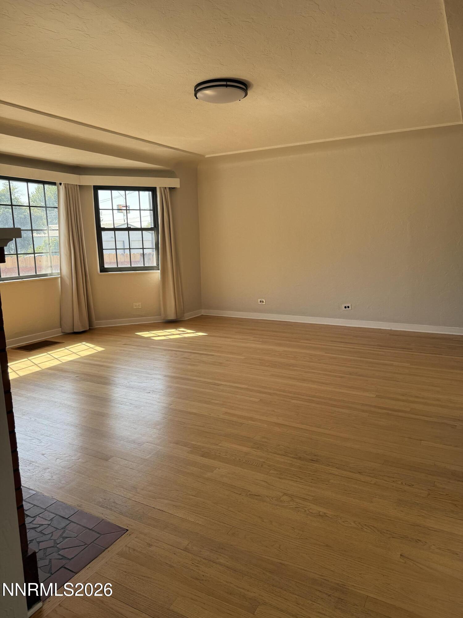 305 E 4th Street Property Photo 14