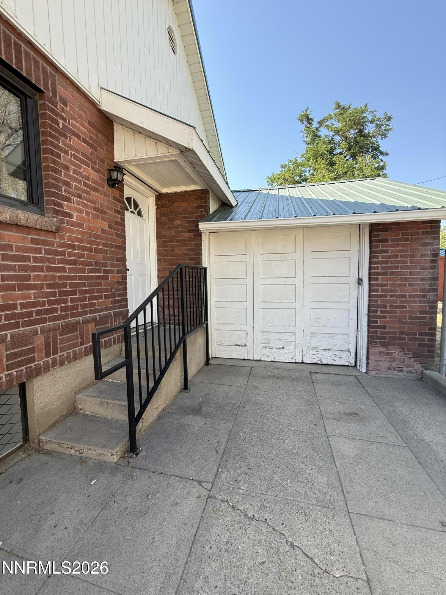 305 E 4th Street Property Photo 46