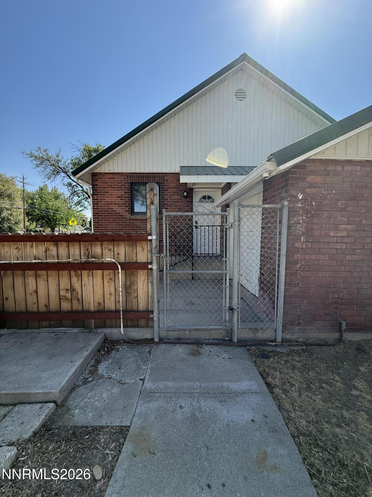 305 E 4th Street Property Photo 47