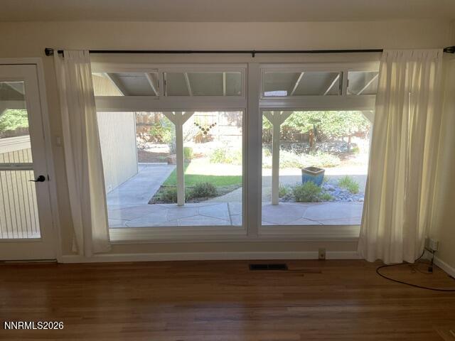 540 S Richmond Avenue Property Photo 13