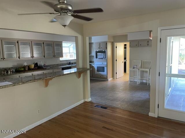 540 S Richmond Avenue Property Photo 15