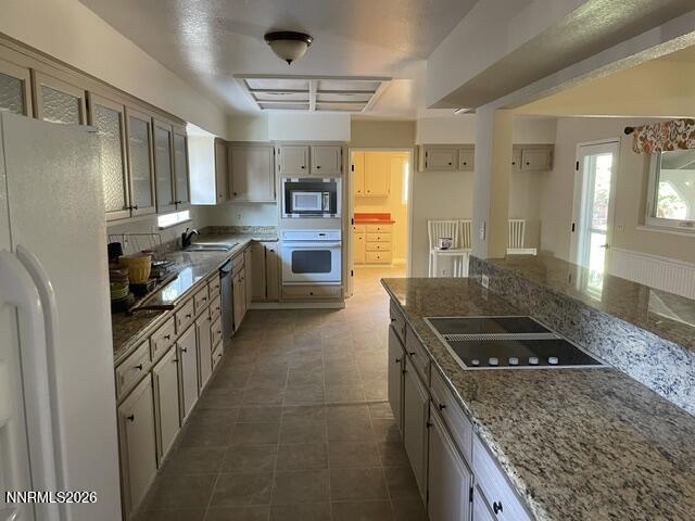 540 S Richmond Avenue Property Photo 25