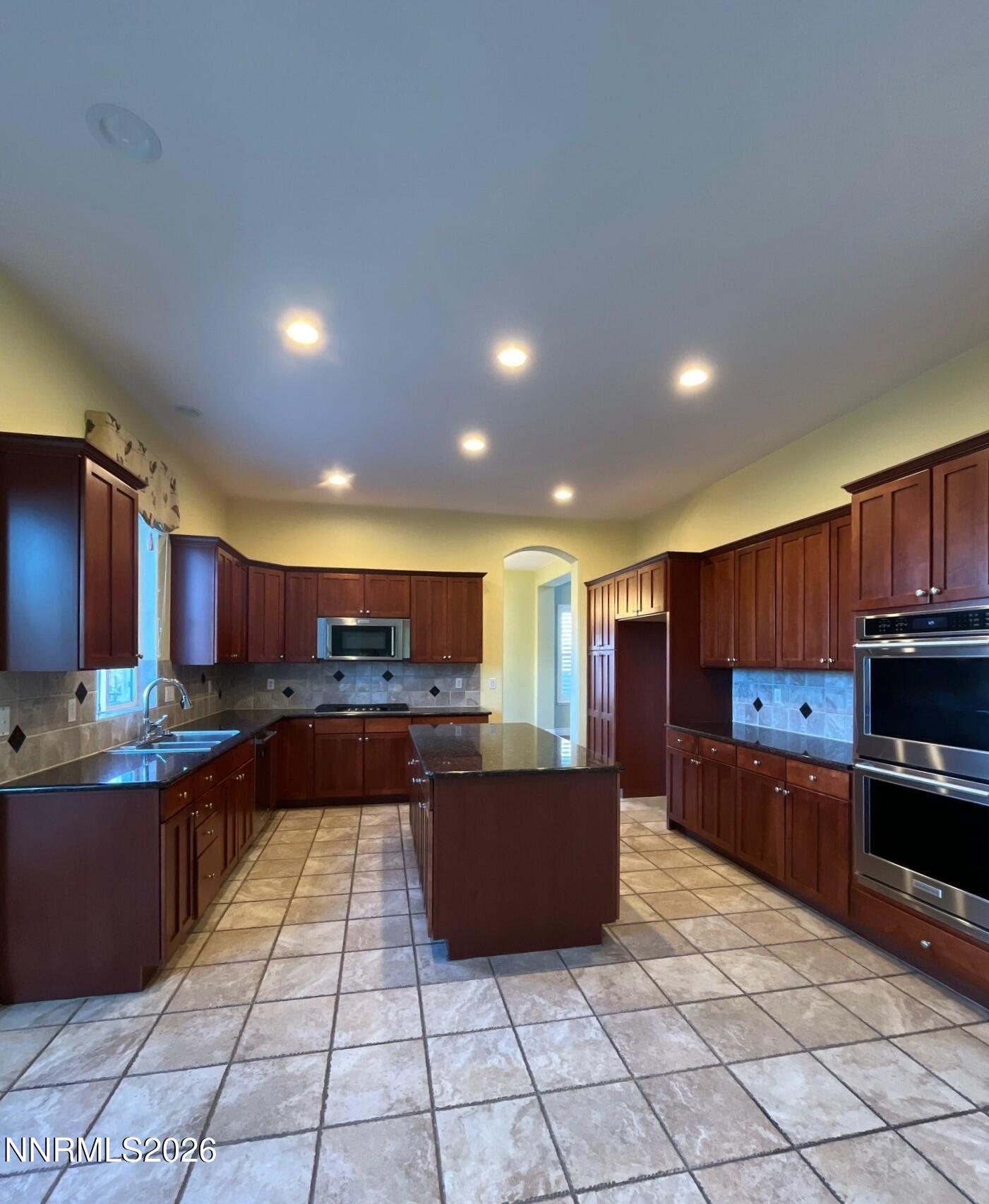 2810 Halo Drive Property Photo 8