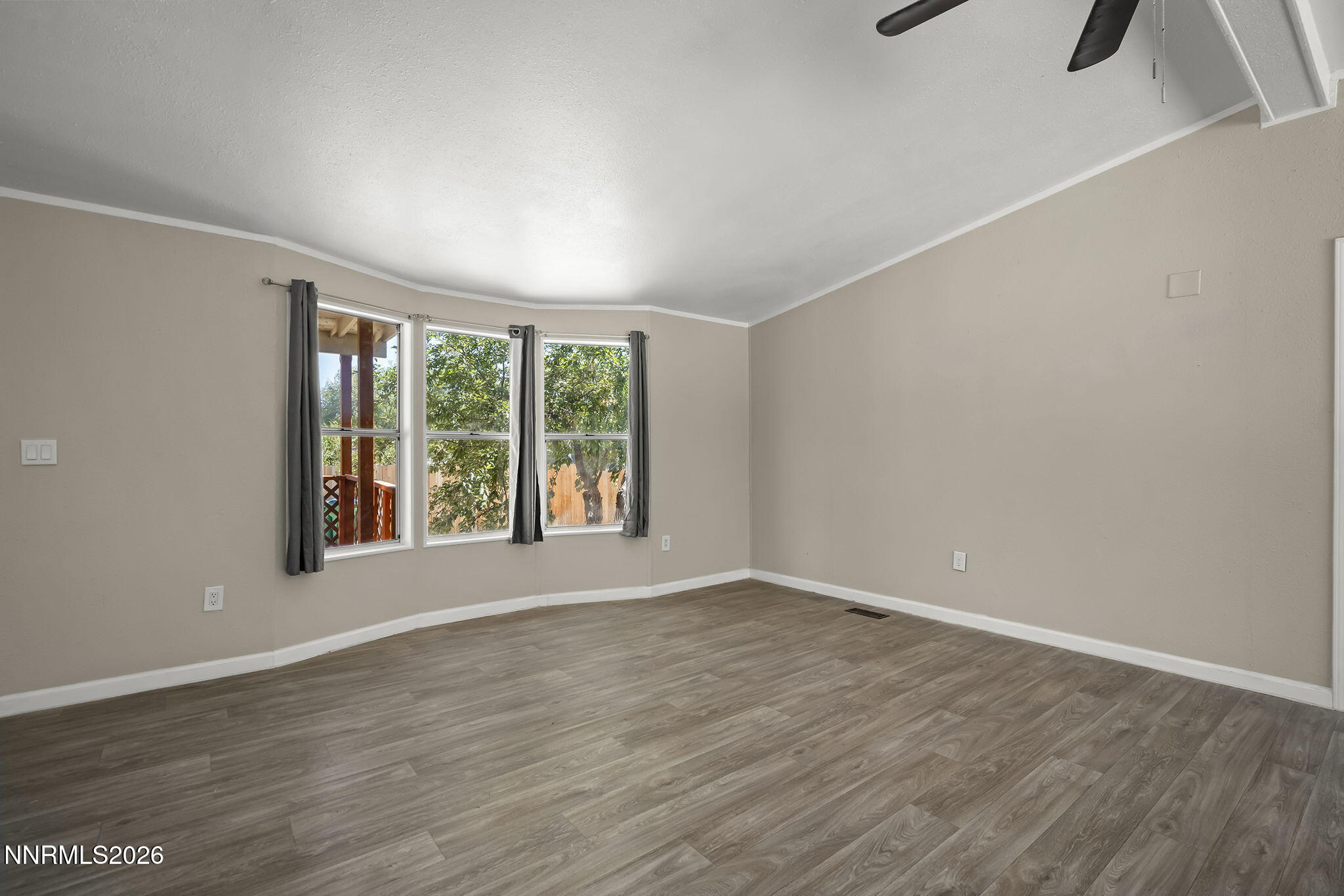 4075 Bobolink Circle Property Photo 3