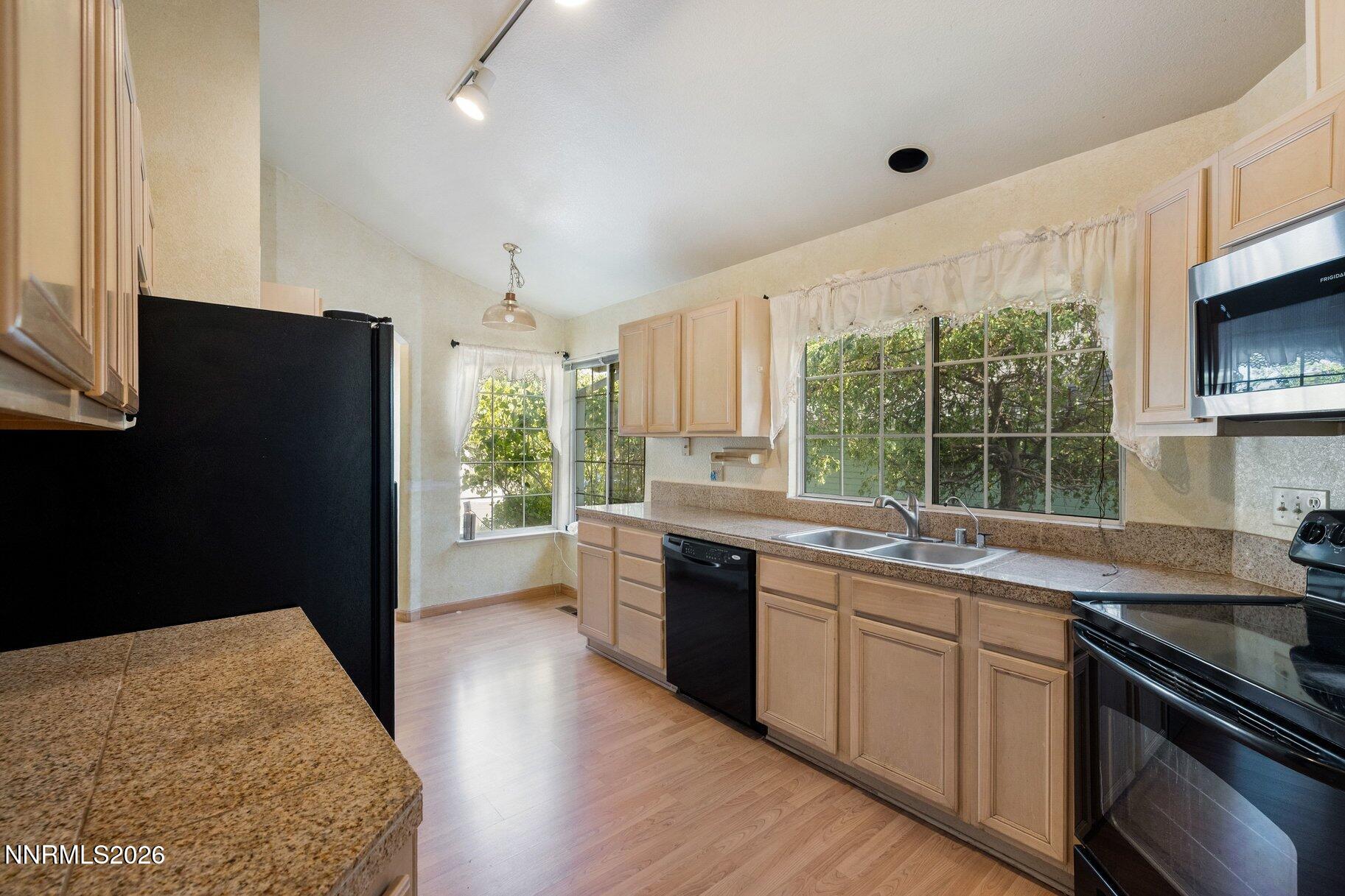 5120 Greystone Drive Property Photo 5