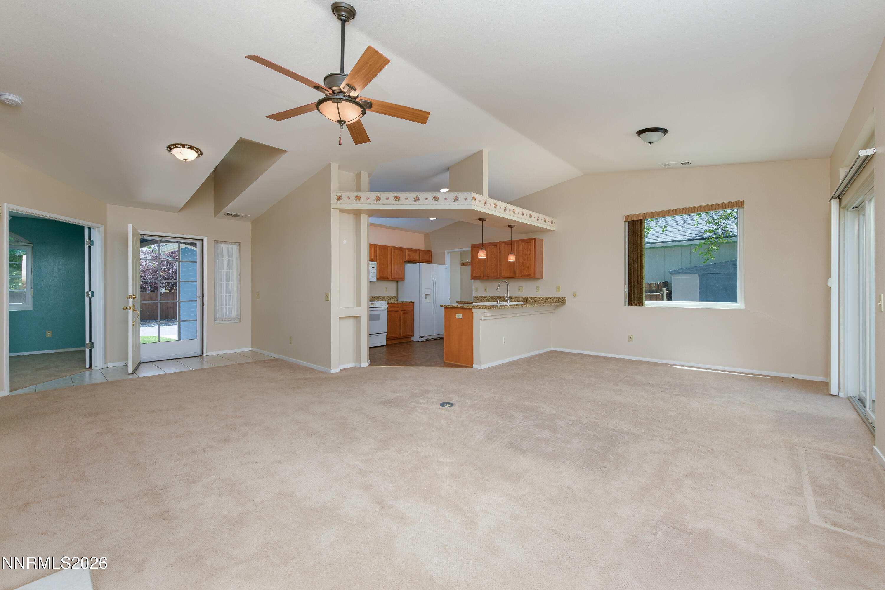 1163 White Oak Loop Property Photo 4