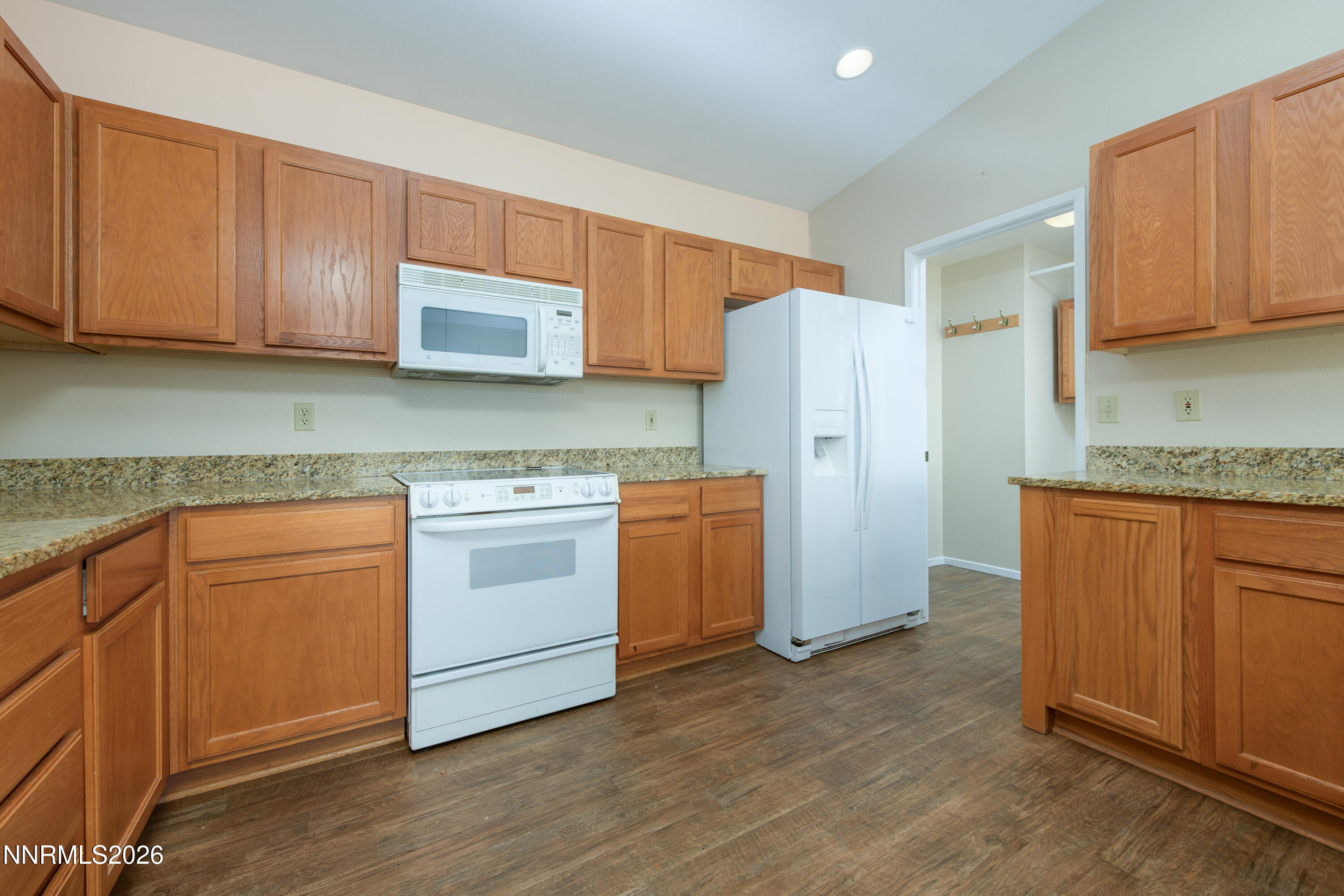 1163 White Oak Loop Property Photo 7