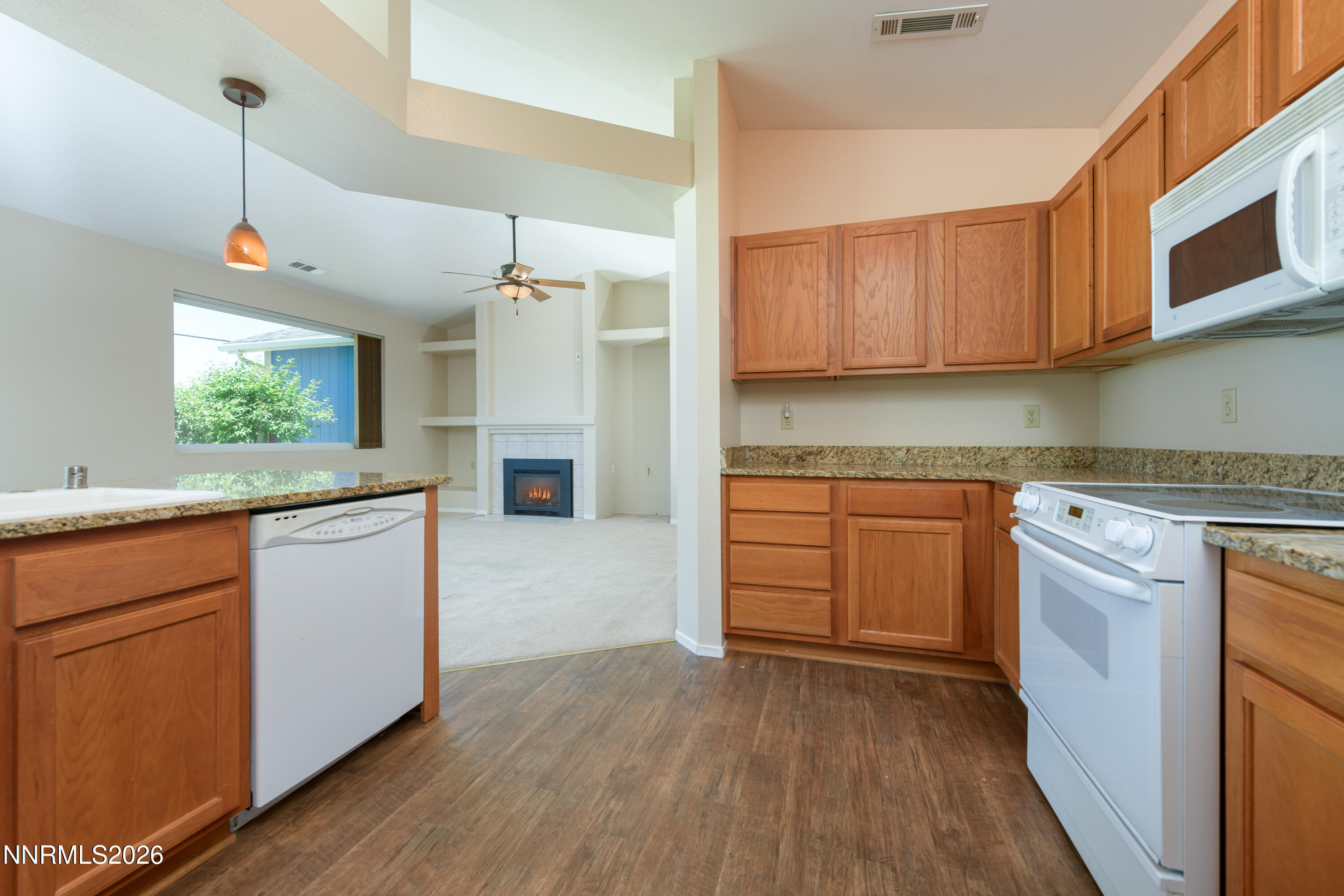 1163 White Oak Loop Property Photo 8