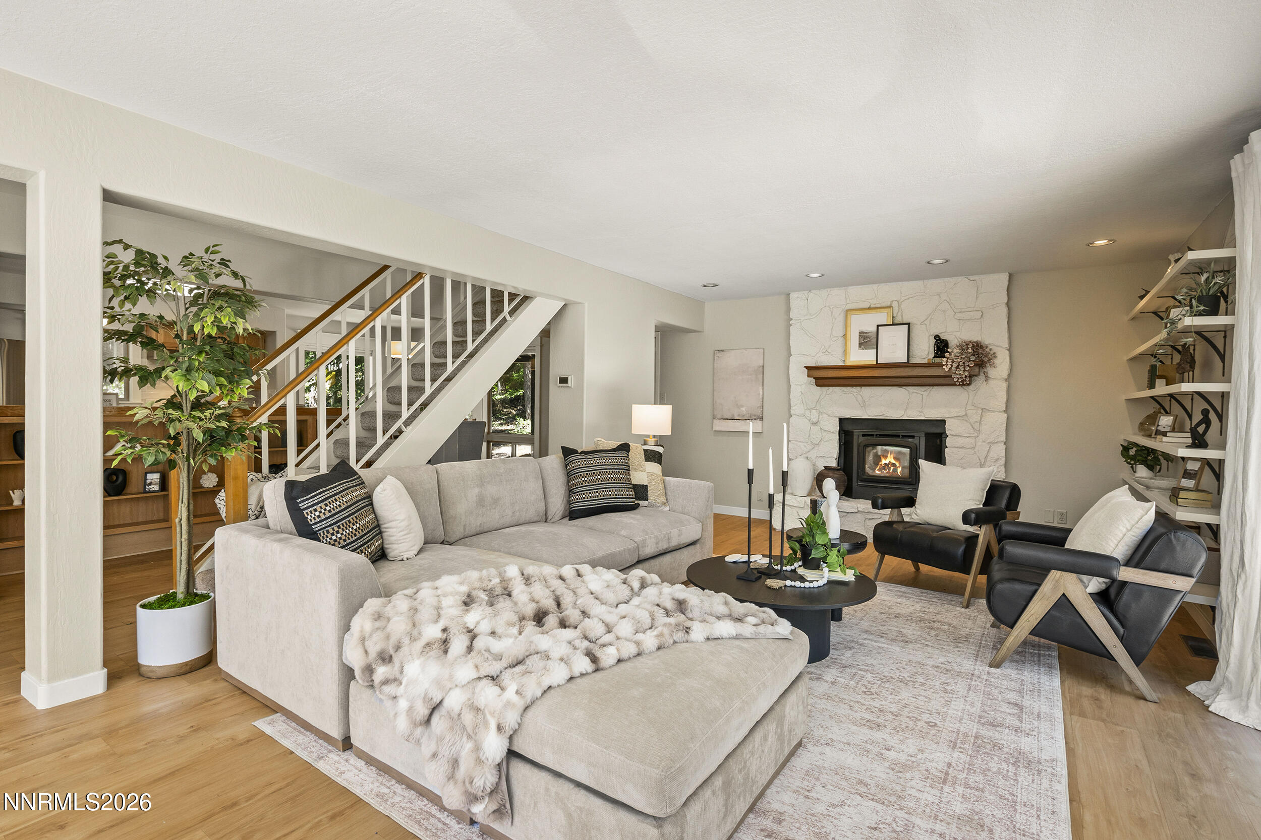1008 Galaxy Way Property Photo 4