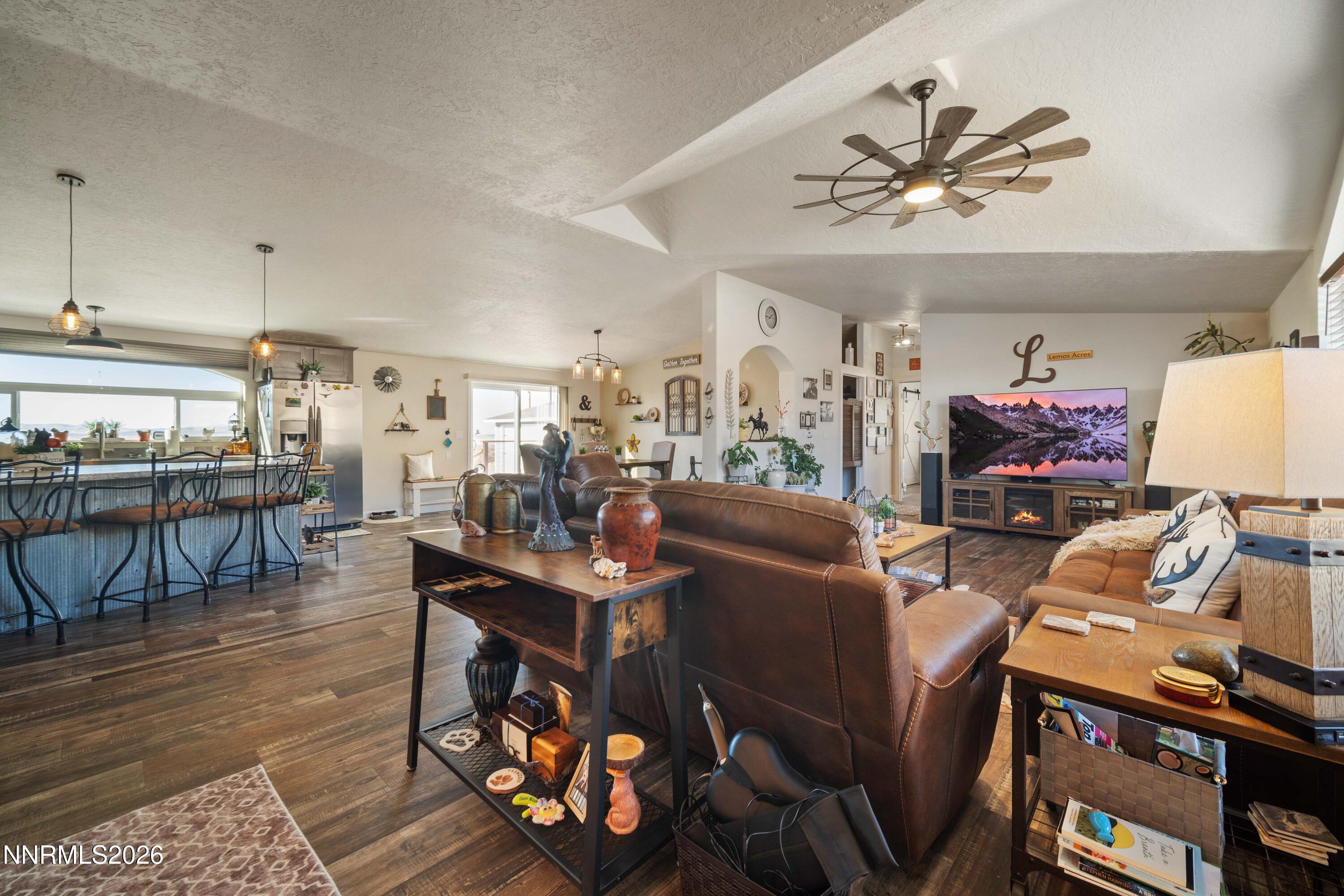 12710 Carson Drive Property Photo 12