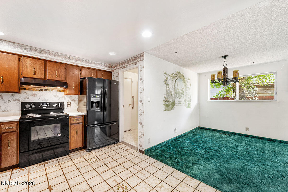 2880 Caballo Drive Property Photo 3
