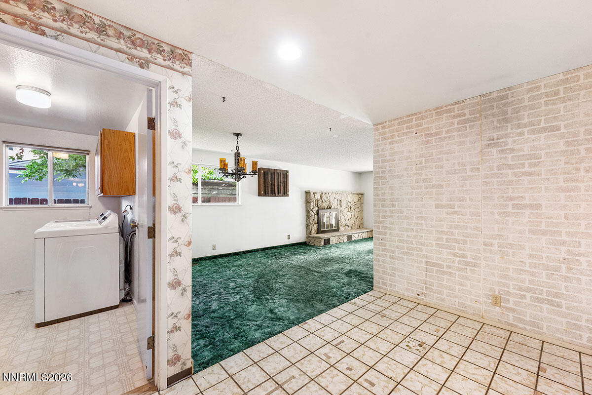 2880 Caballo Drive Property Photo 4