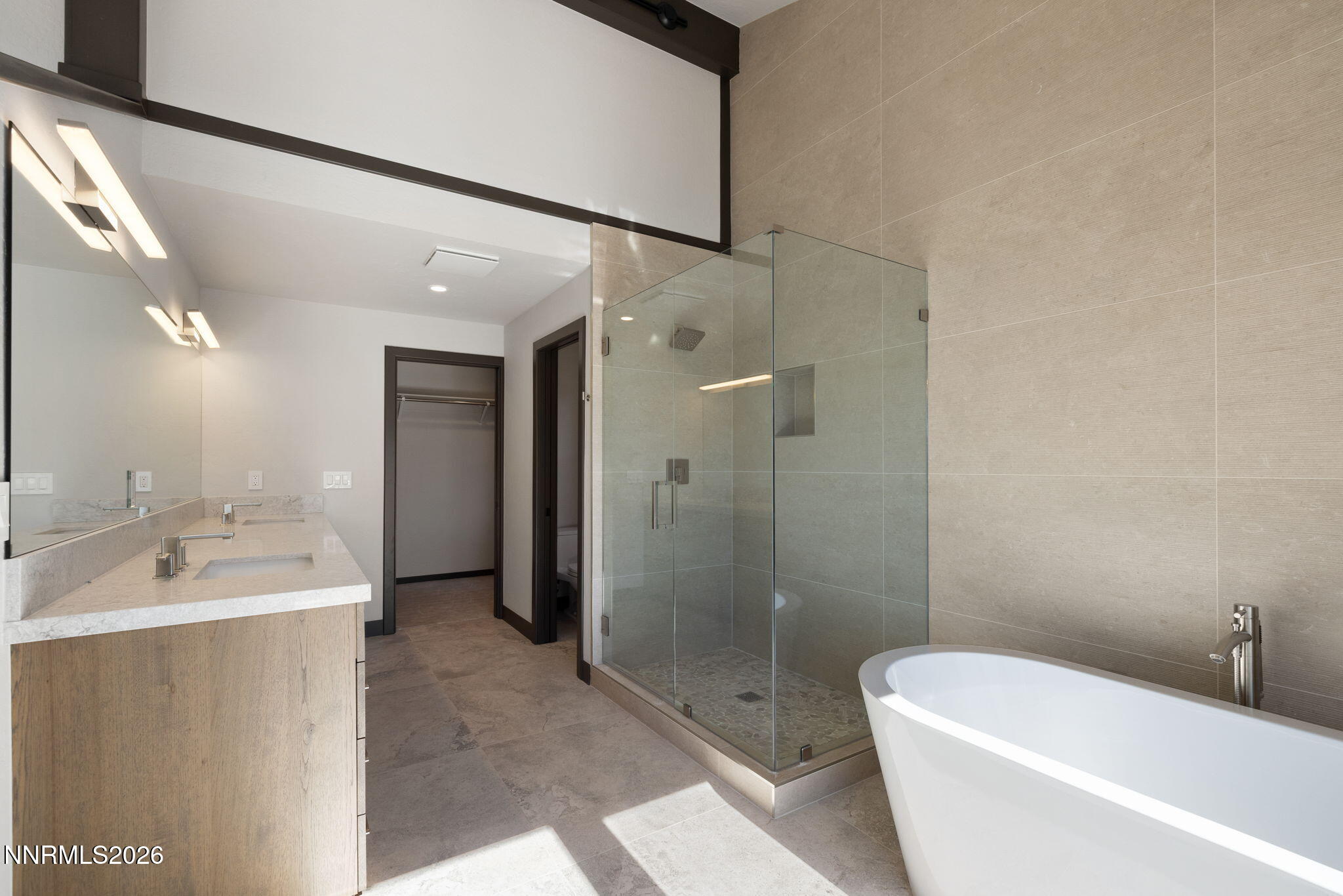 260010315 Property Photo 22