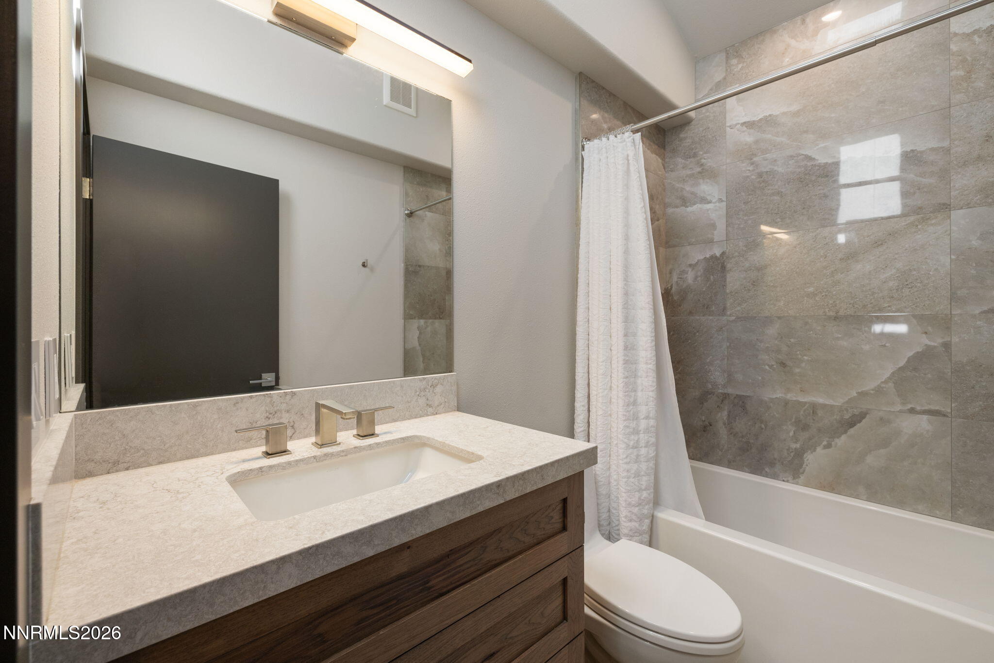 260010315 Property Photo 24
