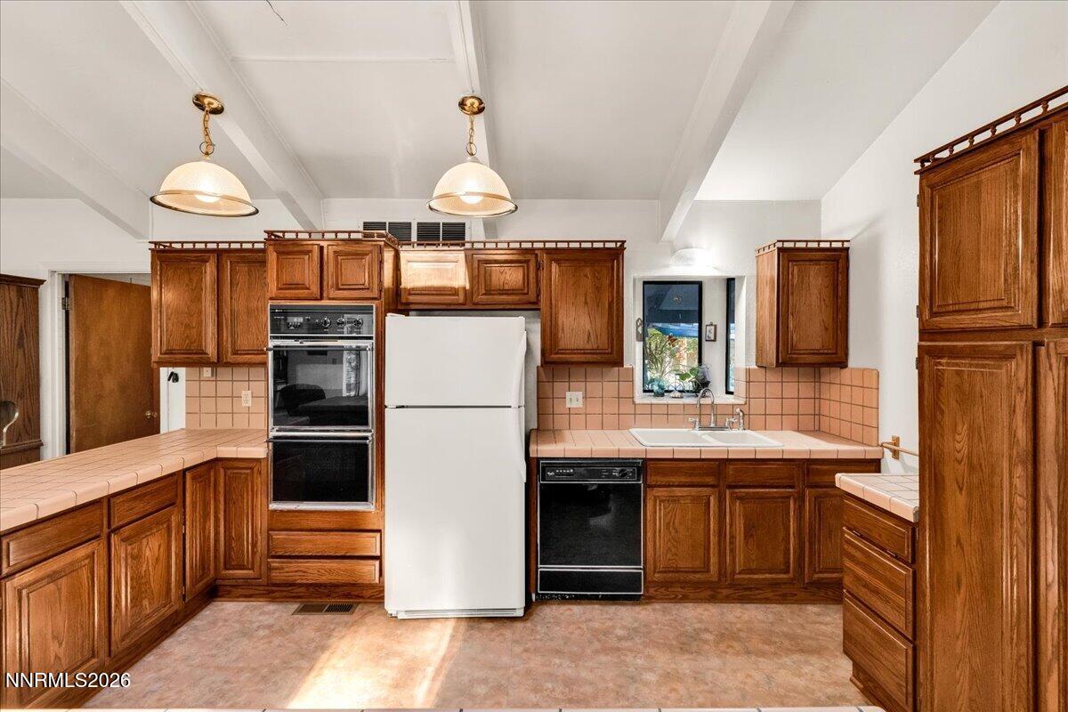 260010316 Property Photo 5