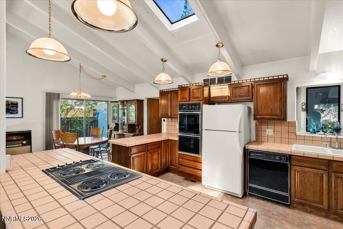 260010316 Property Photo 6