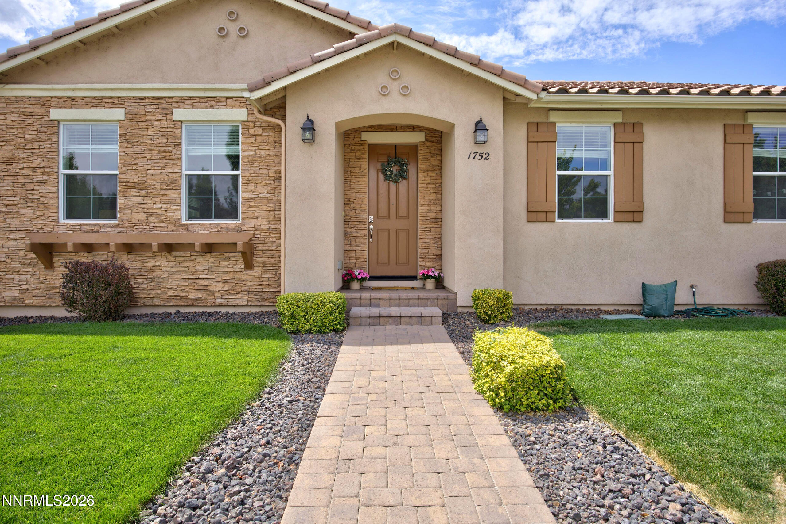 1752 Bella Casa Drive Property Photo 4