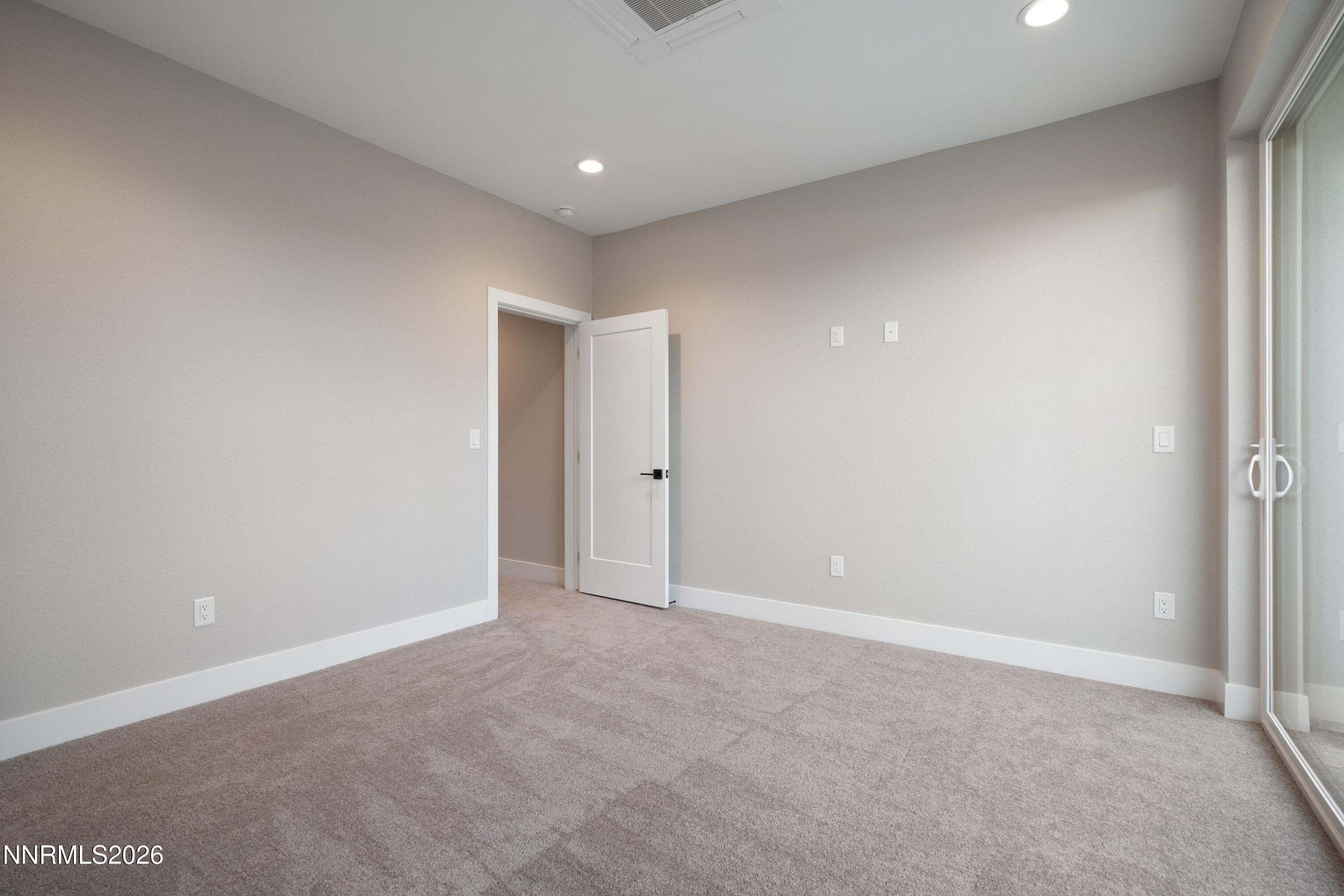 3812 Lakeside Drive Property Photo 9