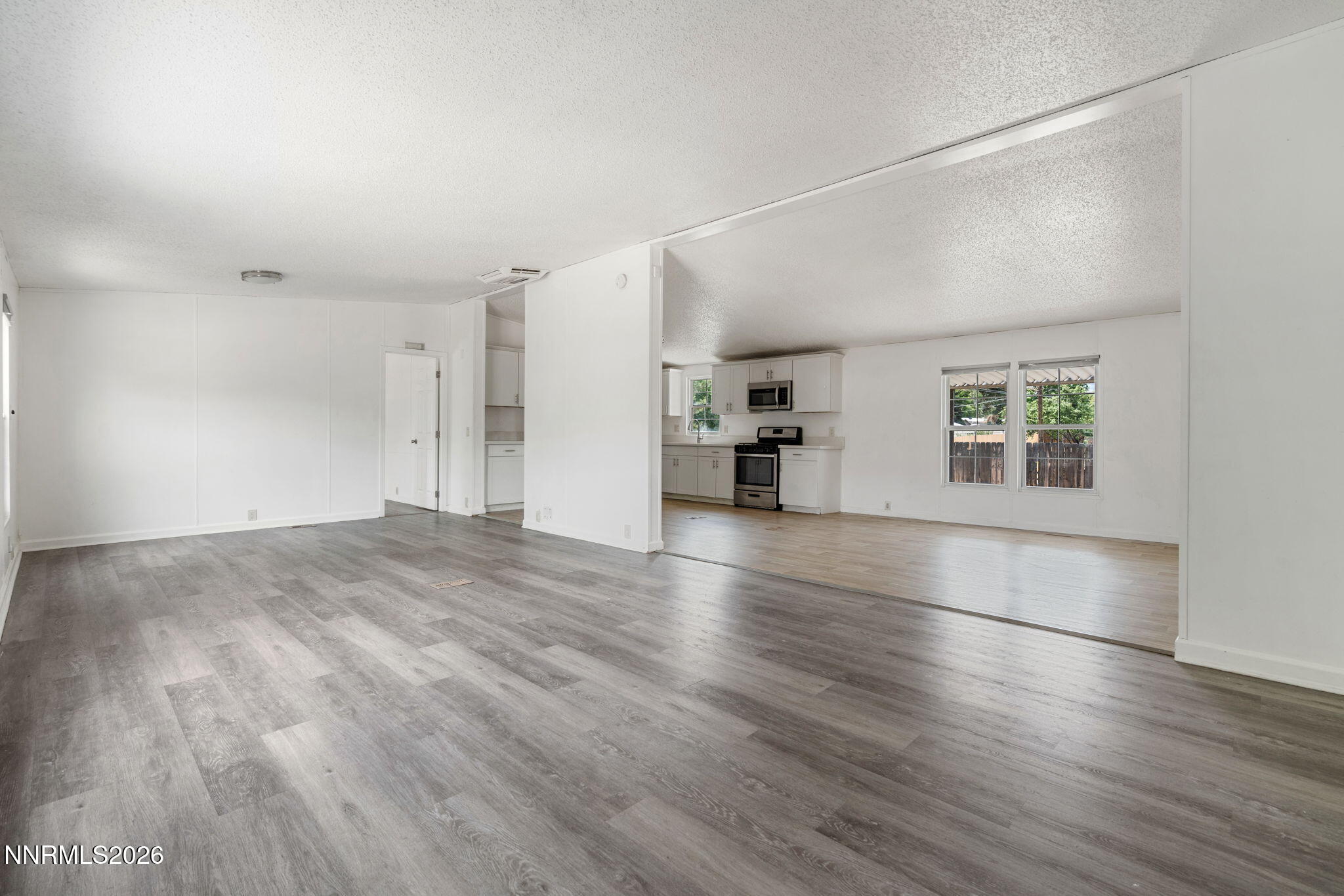 17880 Blackbird Drive Property Photo 6