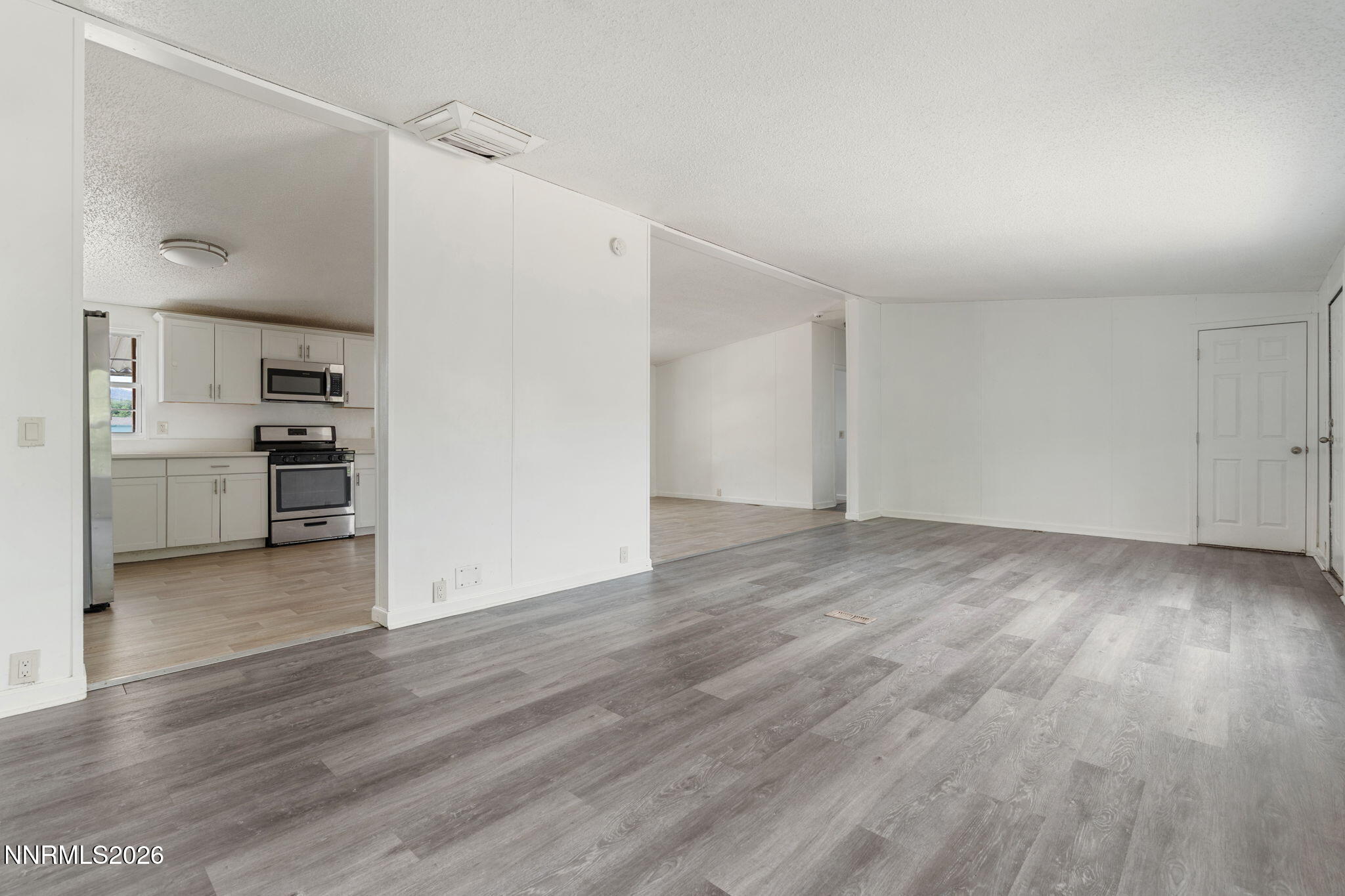 17880 Blackbird Drive Property Photo 8