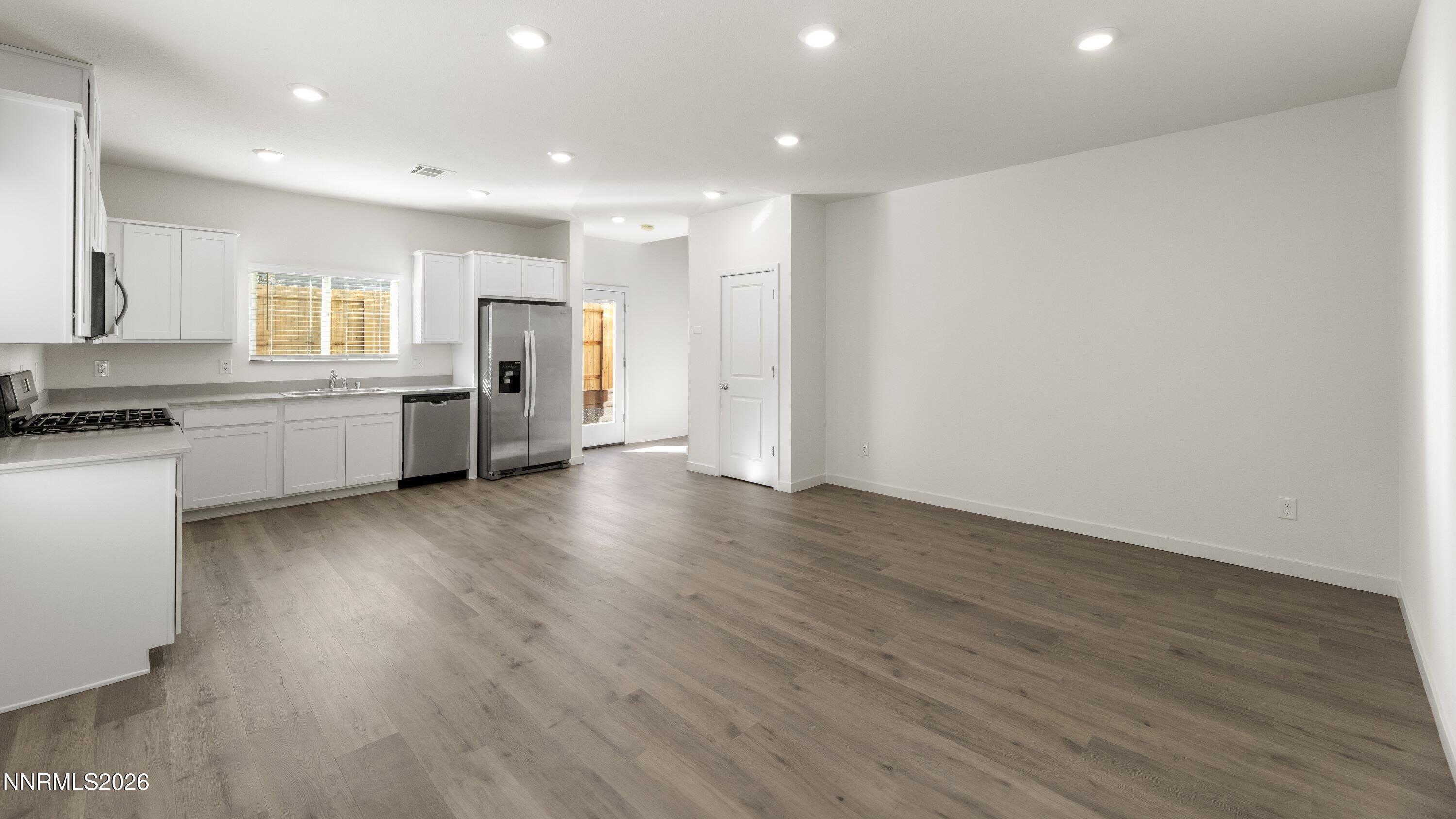 8317 Violet Oak Drive Property Photo 3