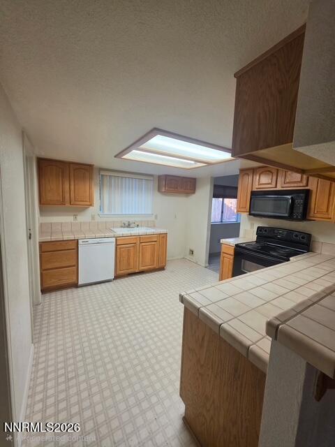 991 Sunnycrest Drive Property Photo 7