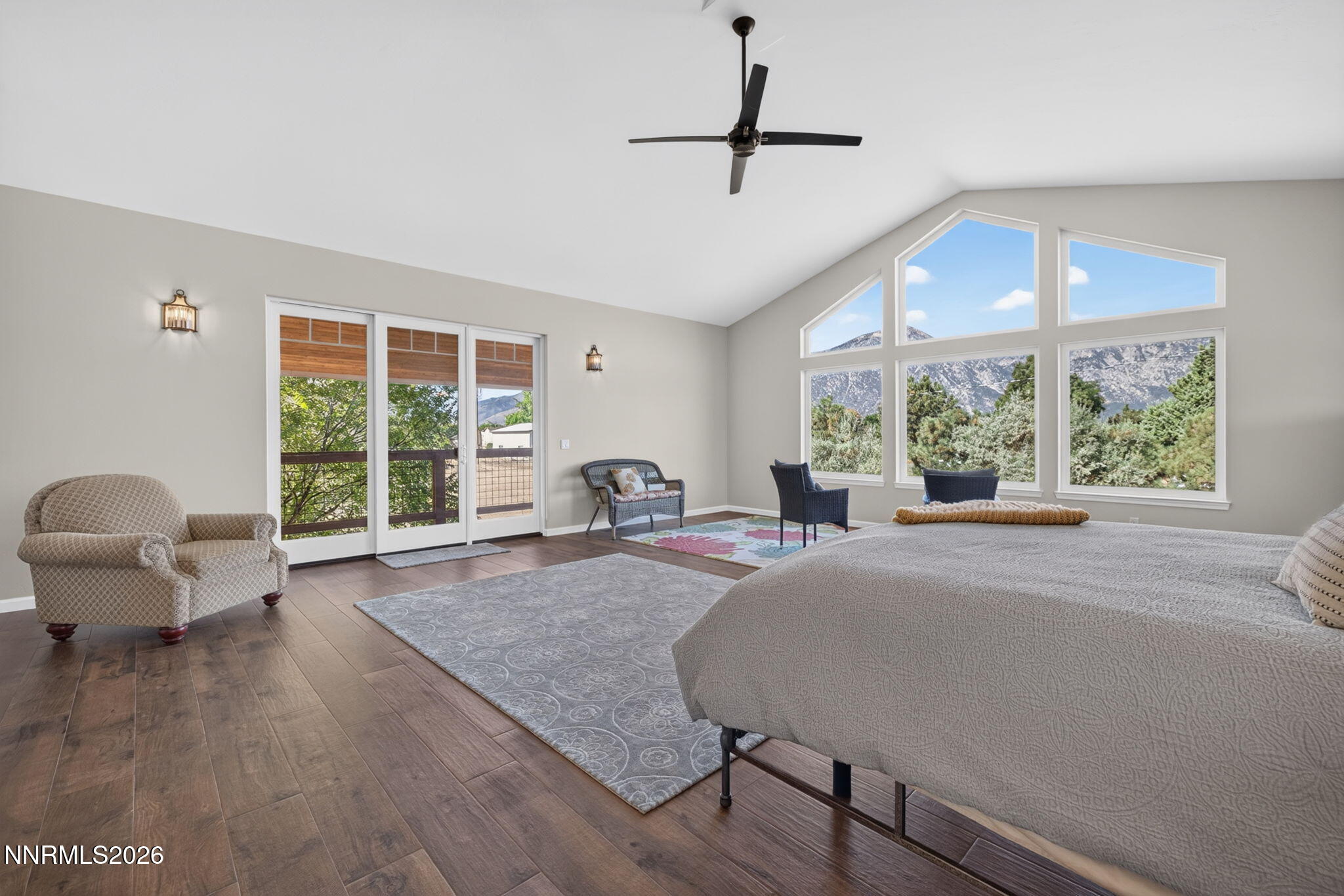 1101 Oro Way Property Photo 3