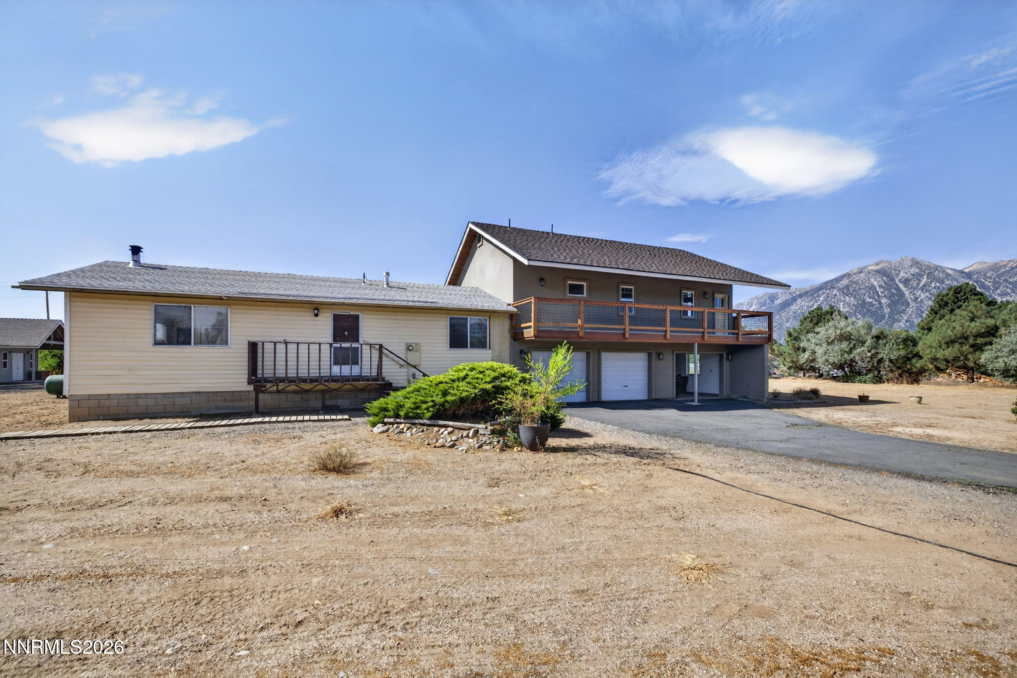 1101 Oro Way Property Photo 4