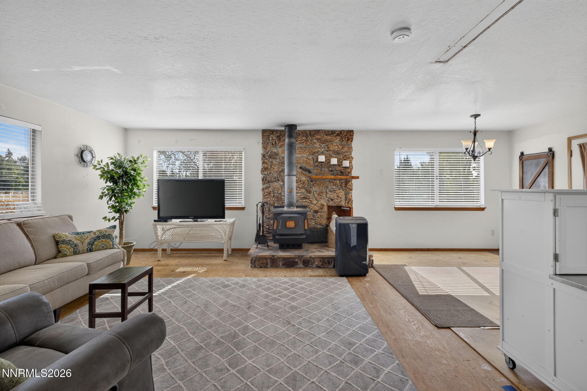 1101 Oro Way Property Photo 8
