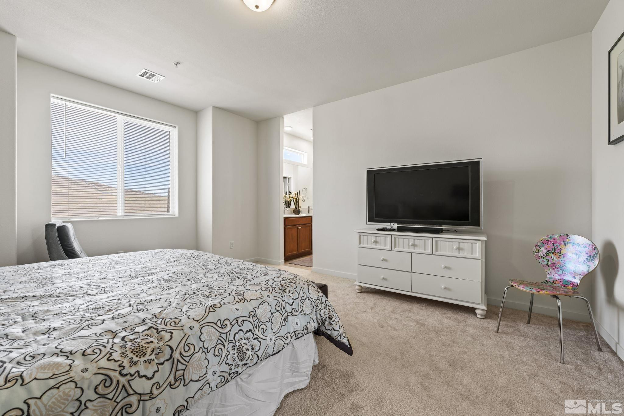 4928 Black Falcon Way Property Photo 13
