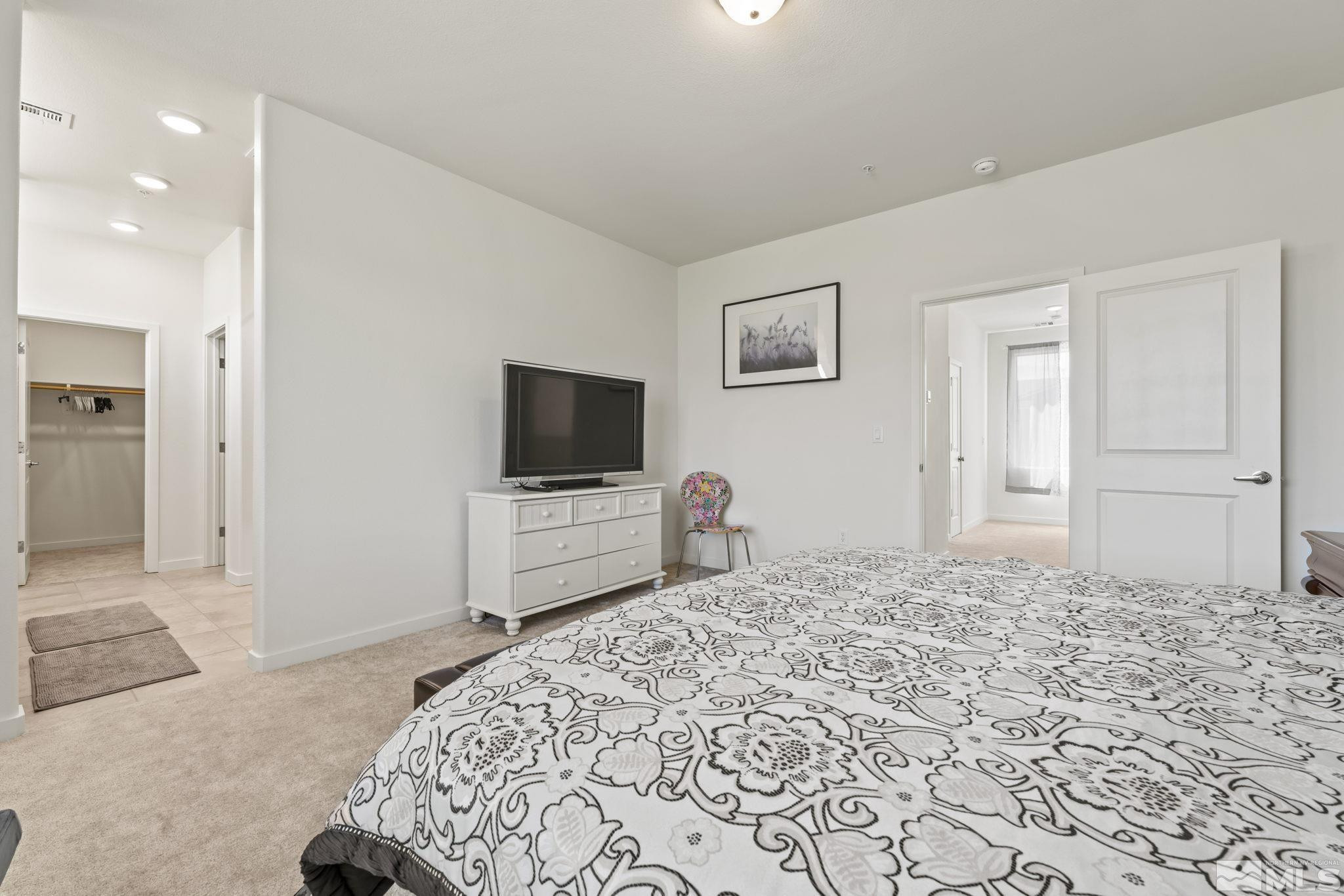 4928 Black Falcon Way Property Photo 14