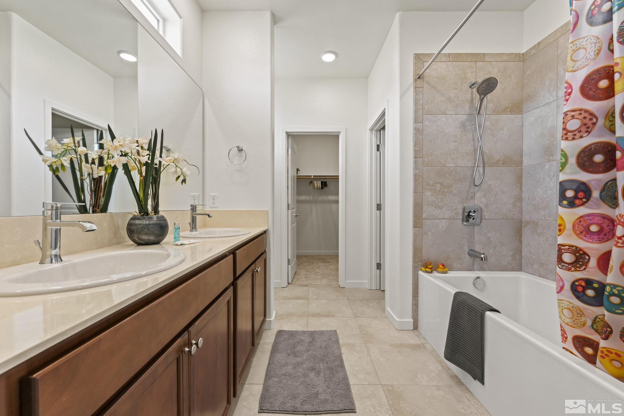 4928 Black Falcon Way Property Photo 15