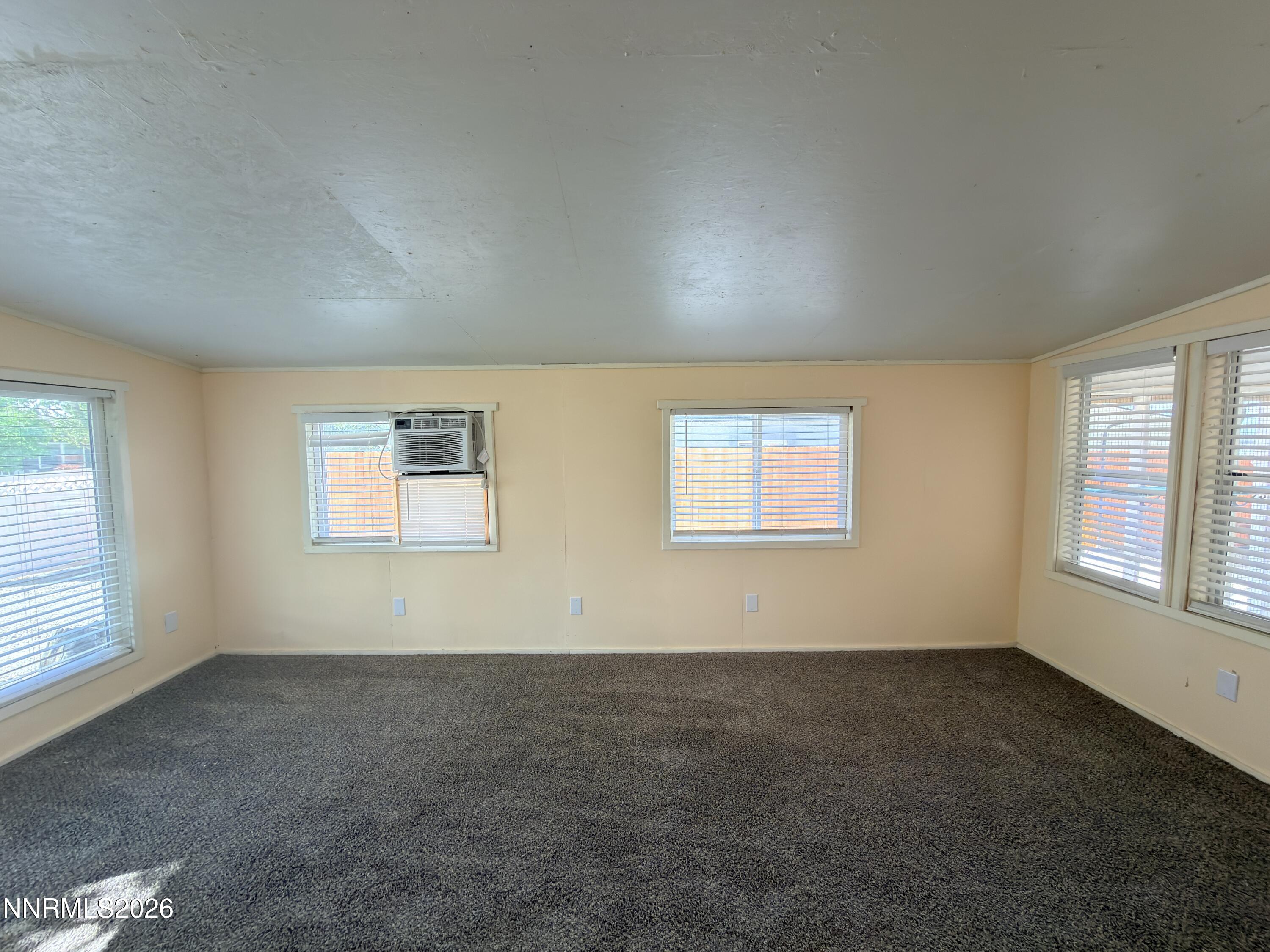 3155 Valley Way Property Photo 8