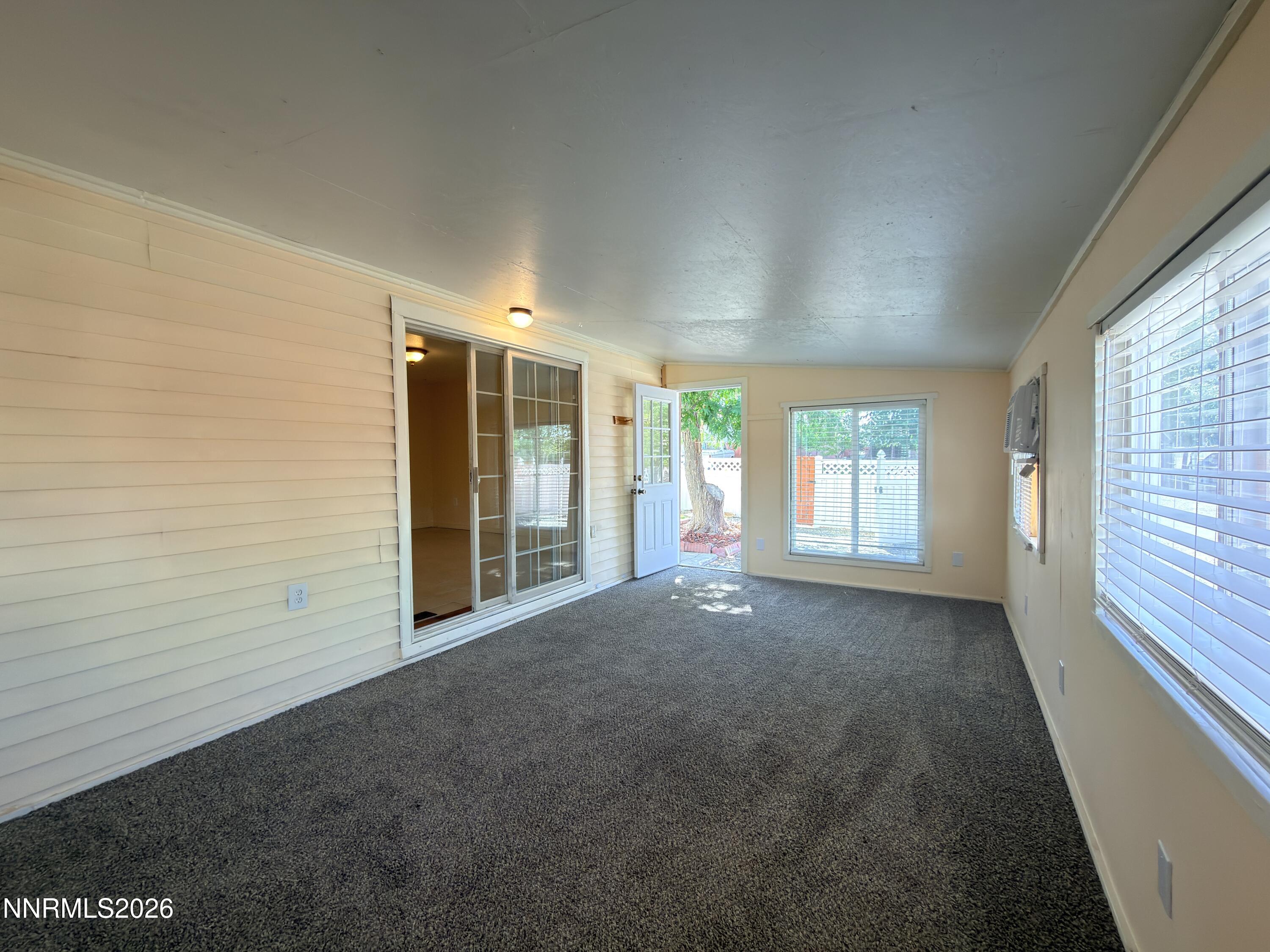 3155 Valley Way Property Photo 9