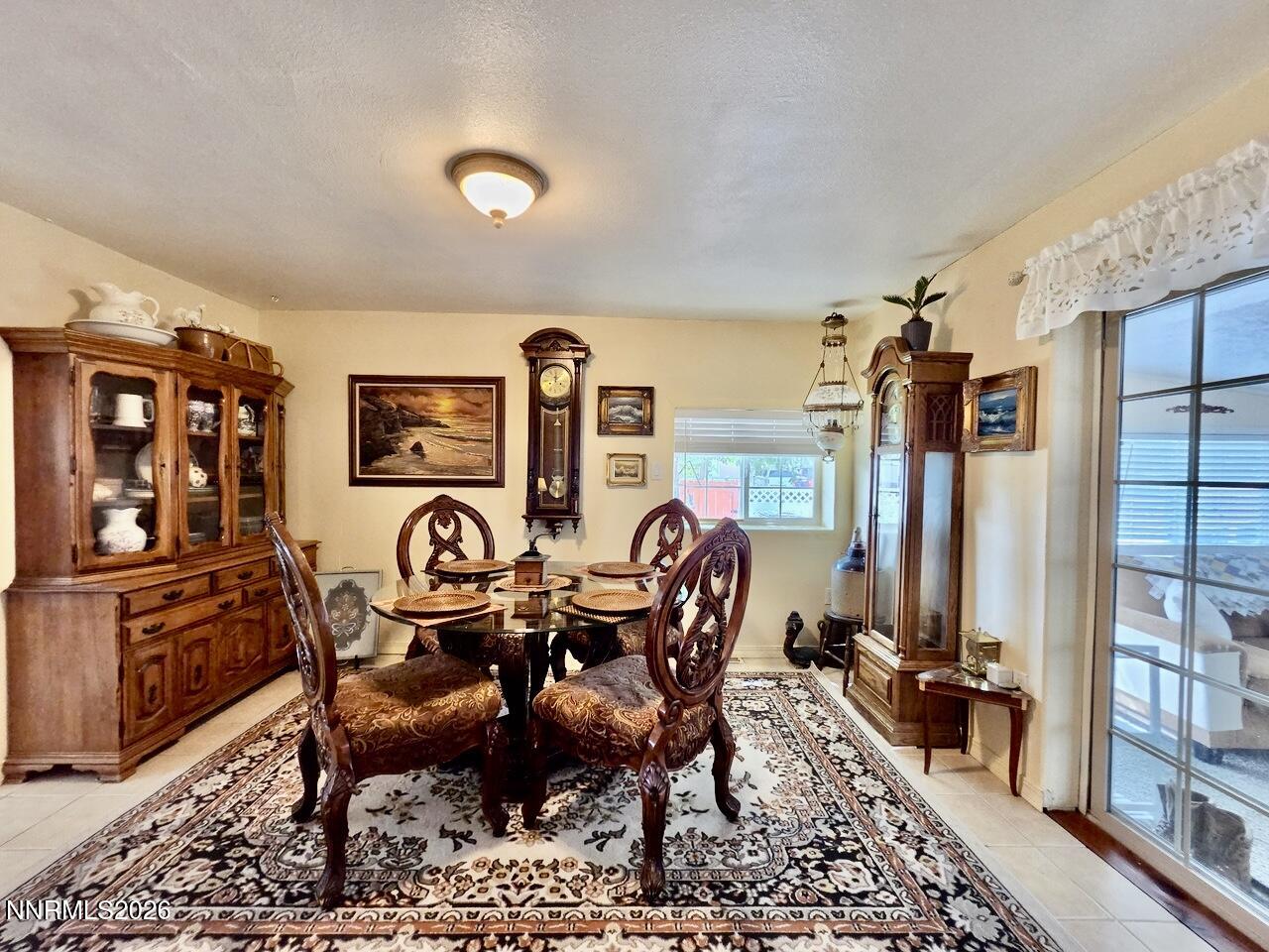 3155 Valley Way Property Photo 11