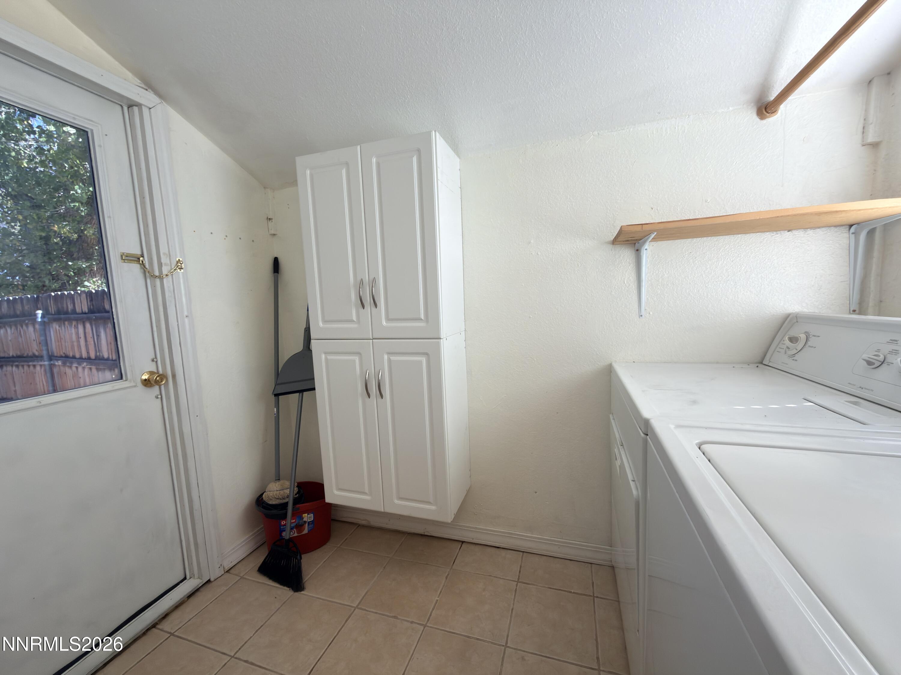 3155 Valley Way Property Photo 16