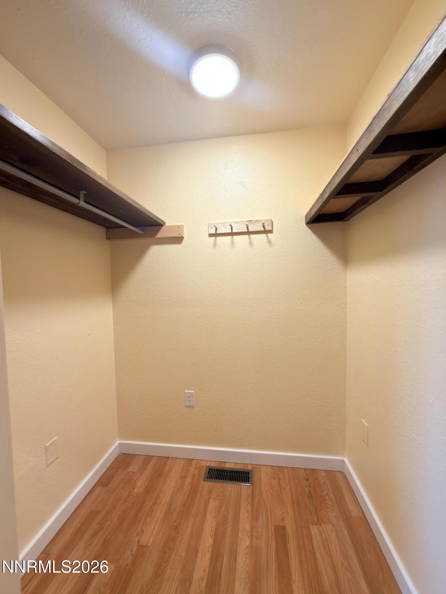 3155 Valley Way Property Photo 22