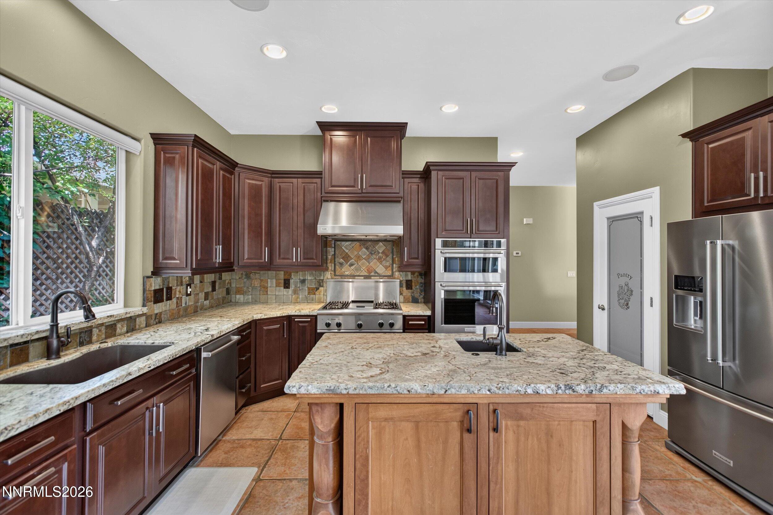 1839 Walnut Court Property Photo 15