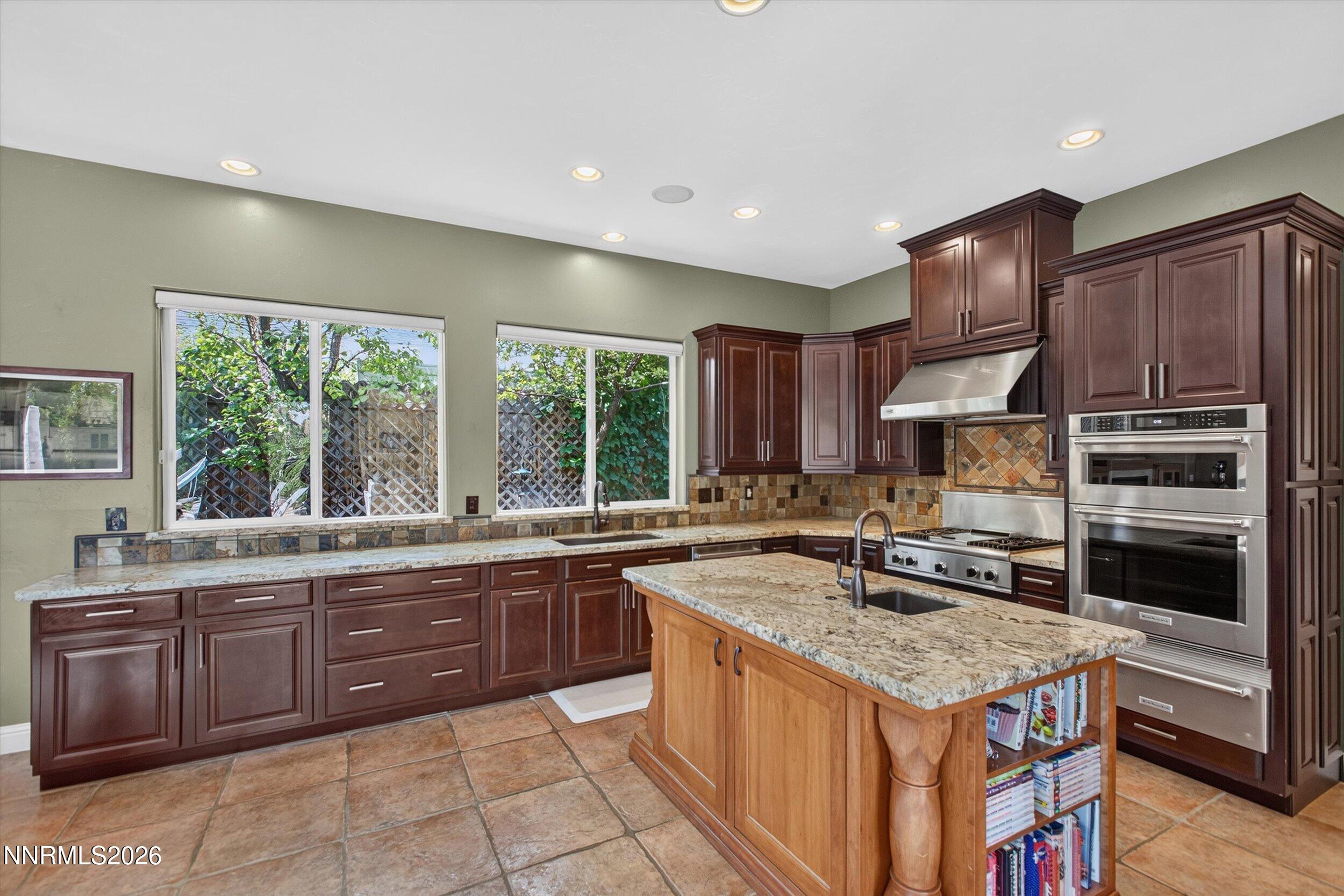 1839 Walnut Court Property Photo 17