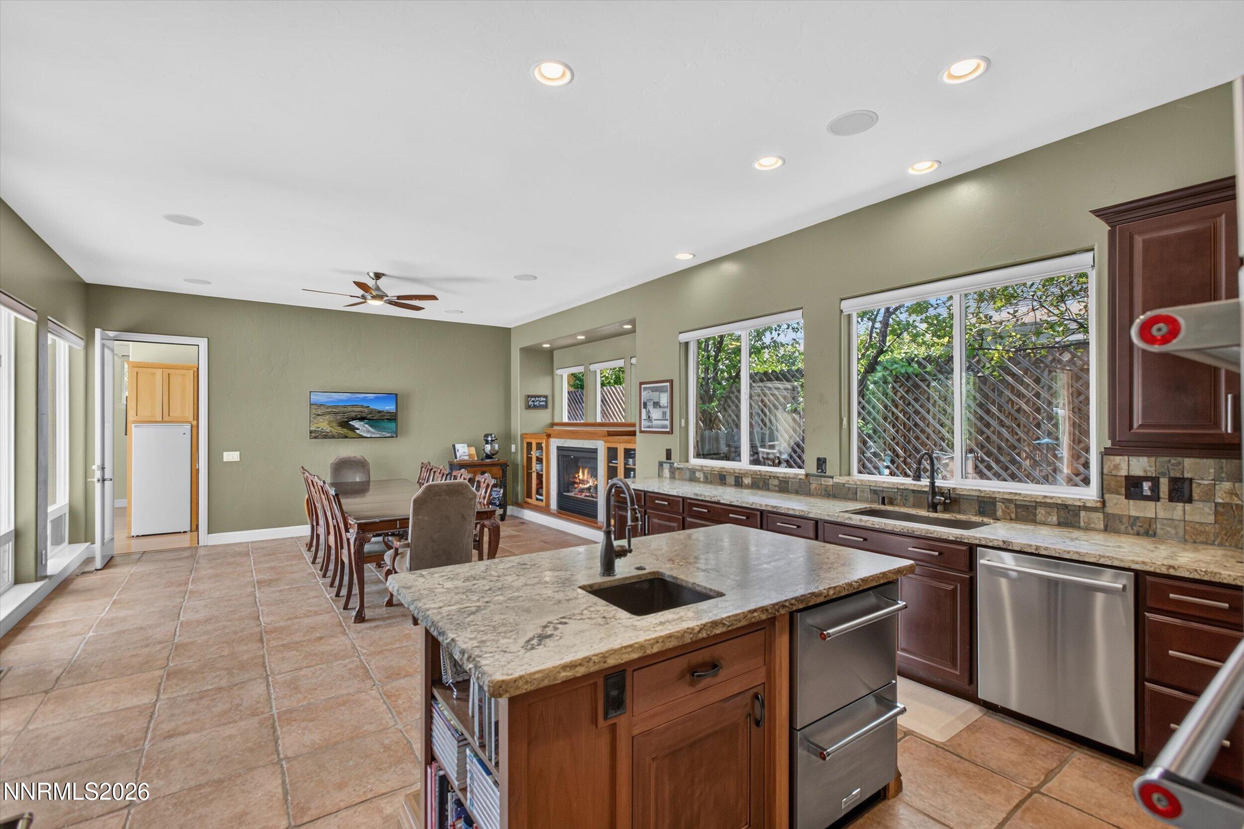 1839 Walnut Court Property Photo 18