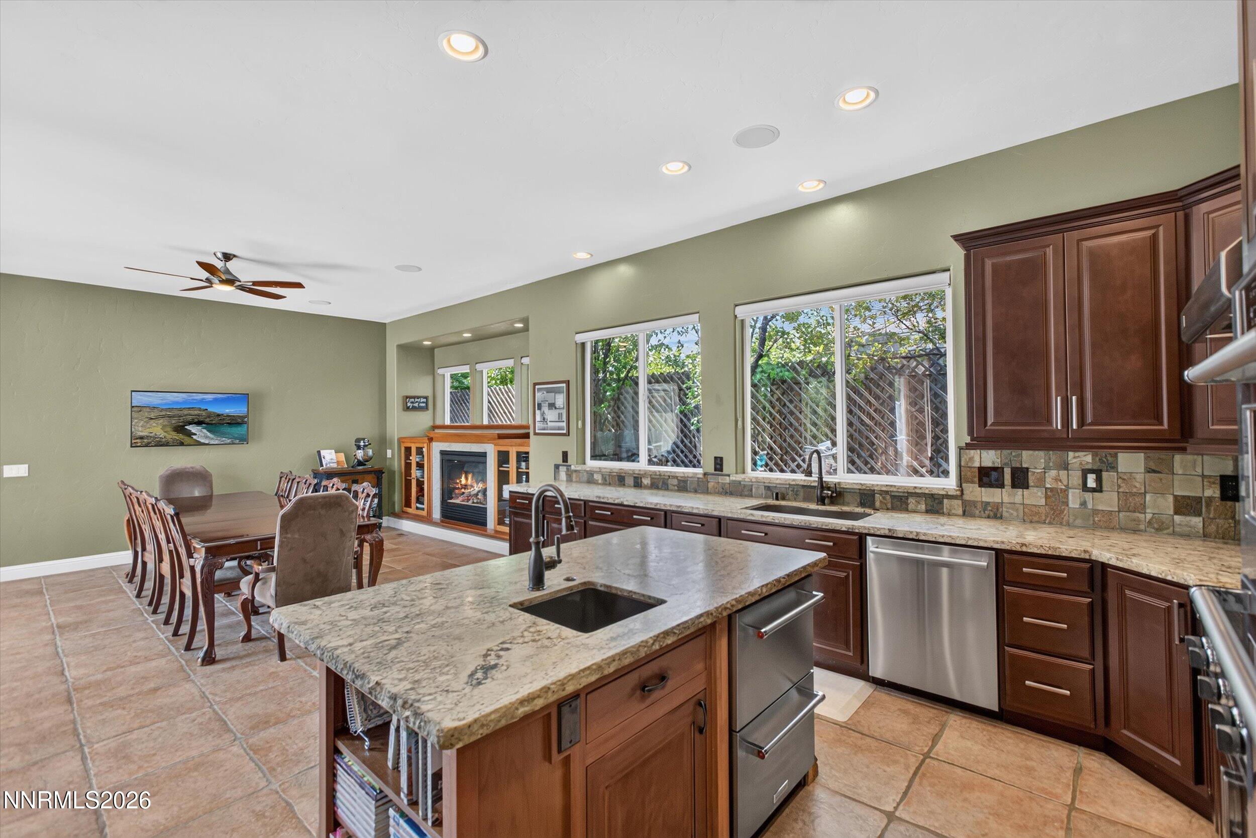 1839 Walnut Court Property Photo 19