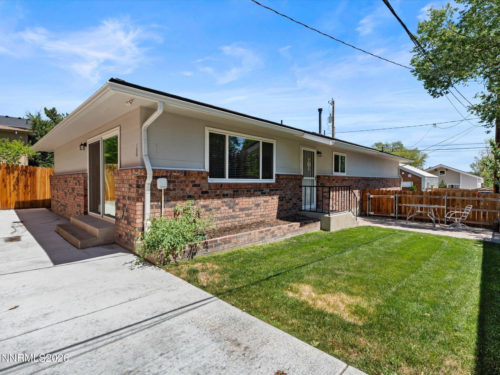 1220 Wright Street Property Photo 6